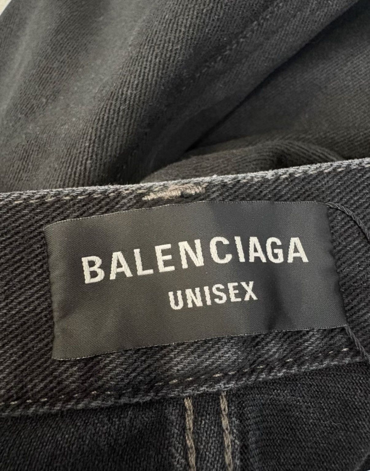 Balenciaga Brand New BALENCIAGA BAGGY Distressed Jeans K1 Size US 34 / EU 50 - 5 Thumbnail