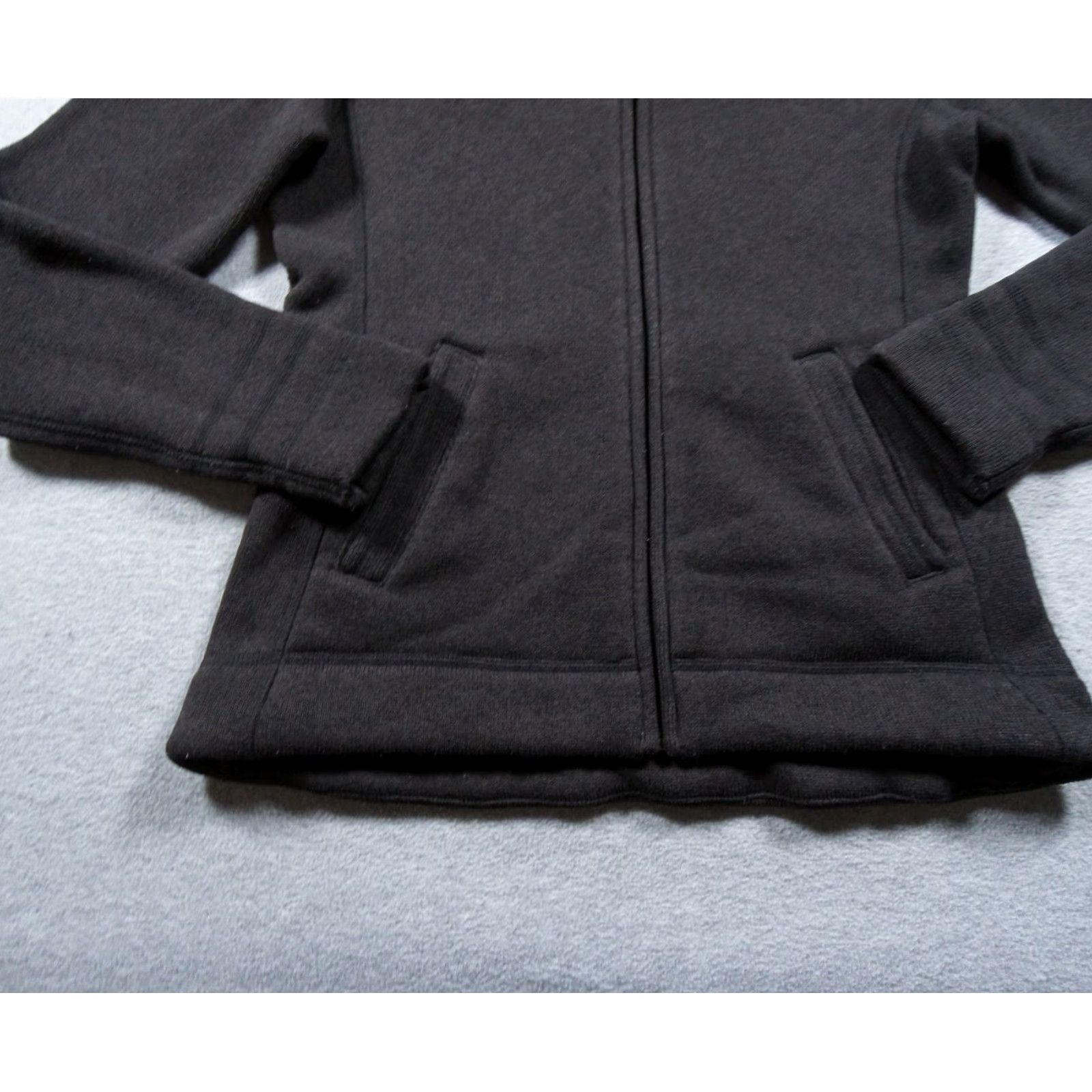 The North Face The North Face Jacket Womens Small Black Fleece Outdoor Hiking Ladies Full Zip Logo Embroidered Slim? Regular? (avoid extra) Size S / US 4 / IT 40 - 4 Thumbnail