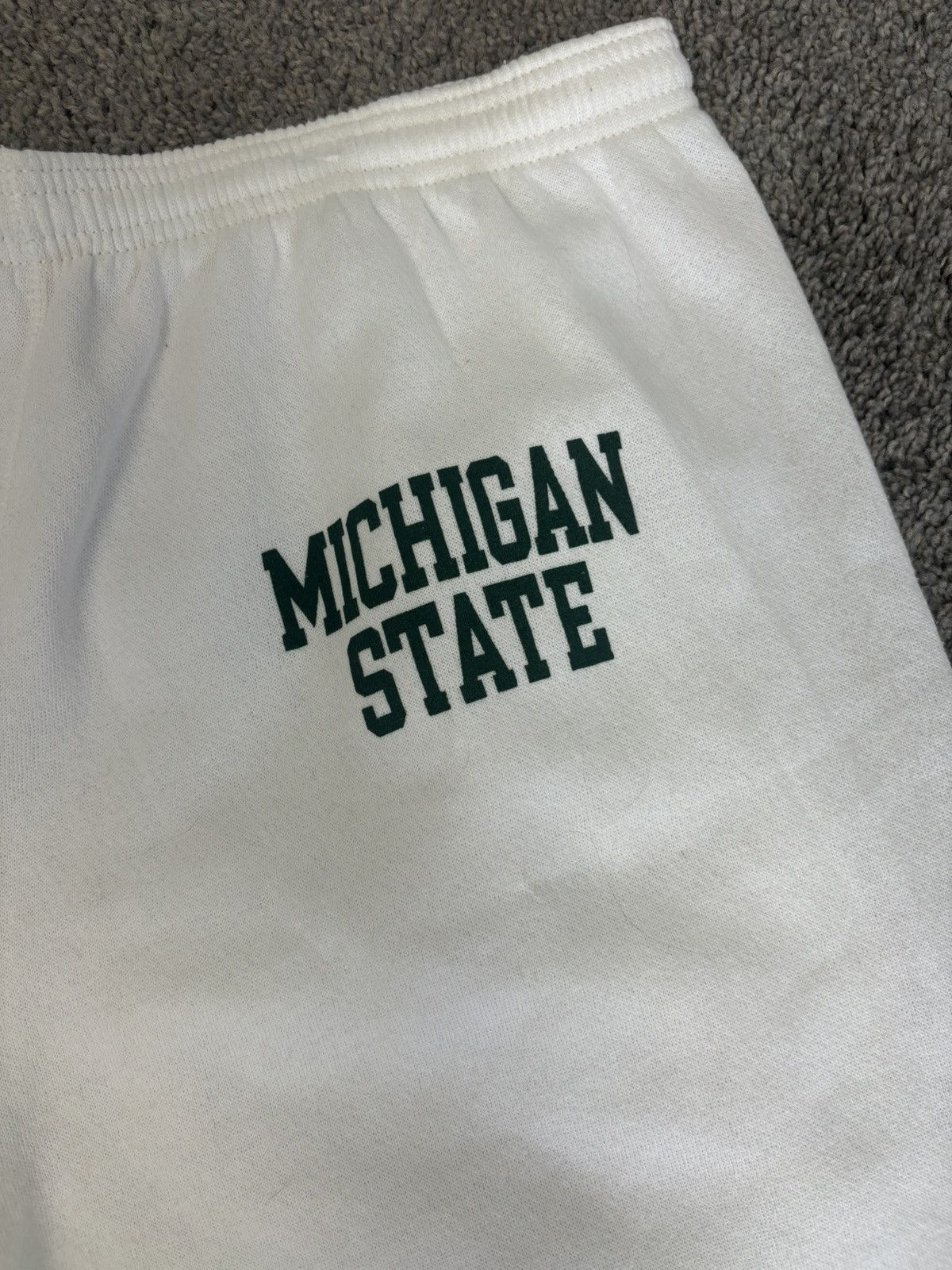 Vintage Vintage 90s white msu michigan state spellout sweatshorts Size US 34 / EU 50 - 2 Thumbnail