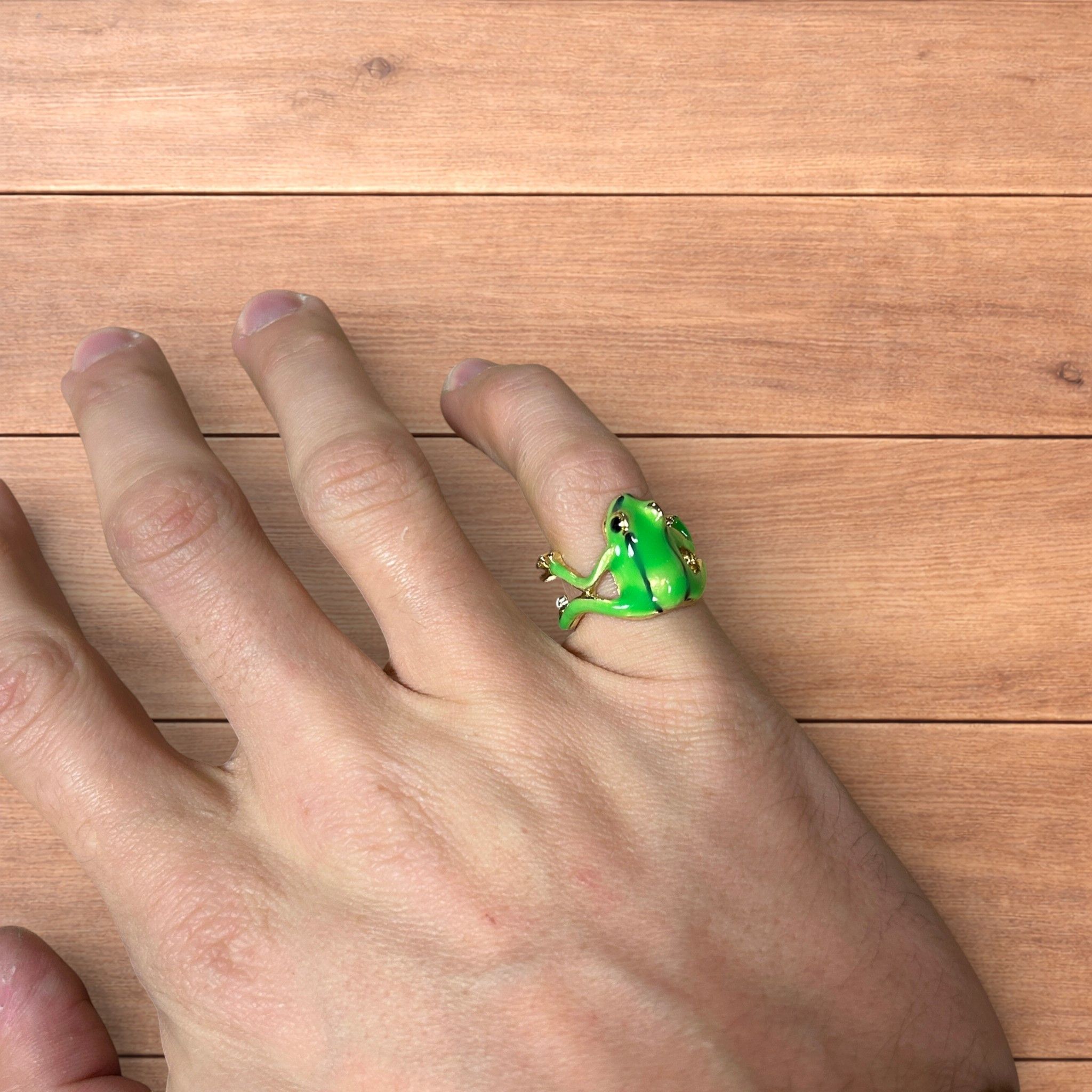 Japanese Brand Novelty fun Frog adjustable ring in green/silver. Size ONE SIZE - 4 Thumbnail