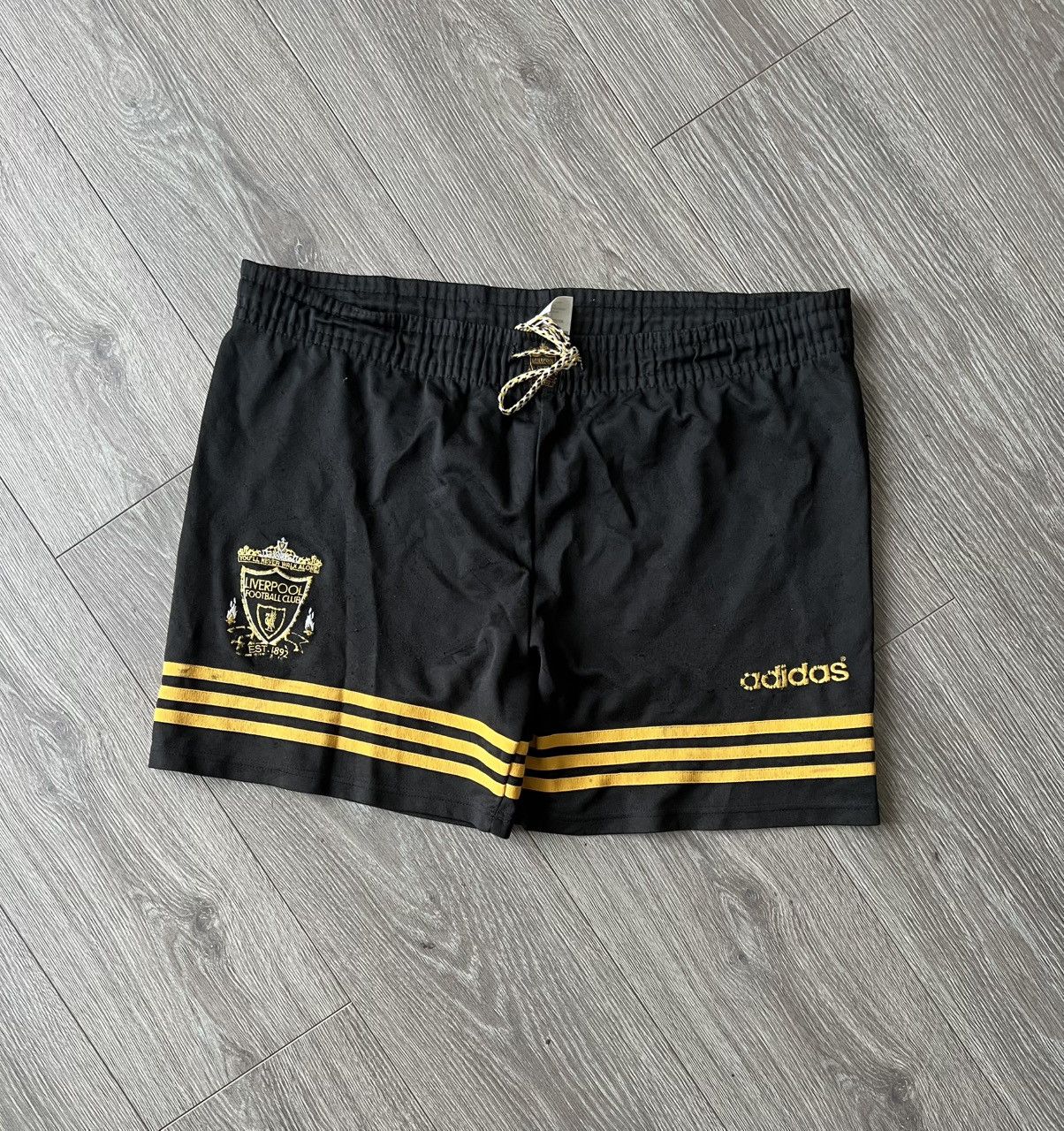Adidas Vintage 90s Adidas Liverpool Shorts Football Soccer Size US 36 / EU 52 - 1 Thumbnail