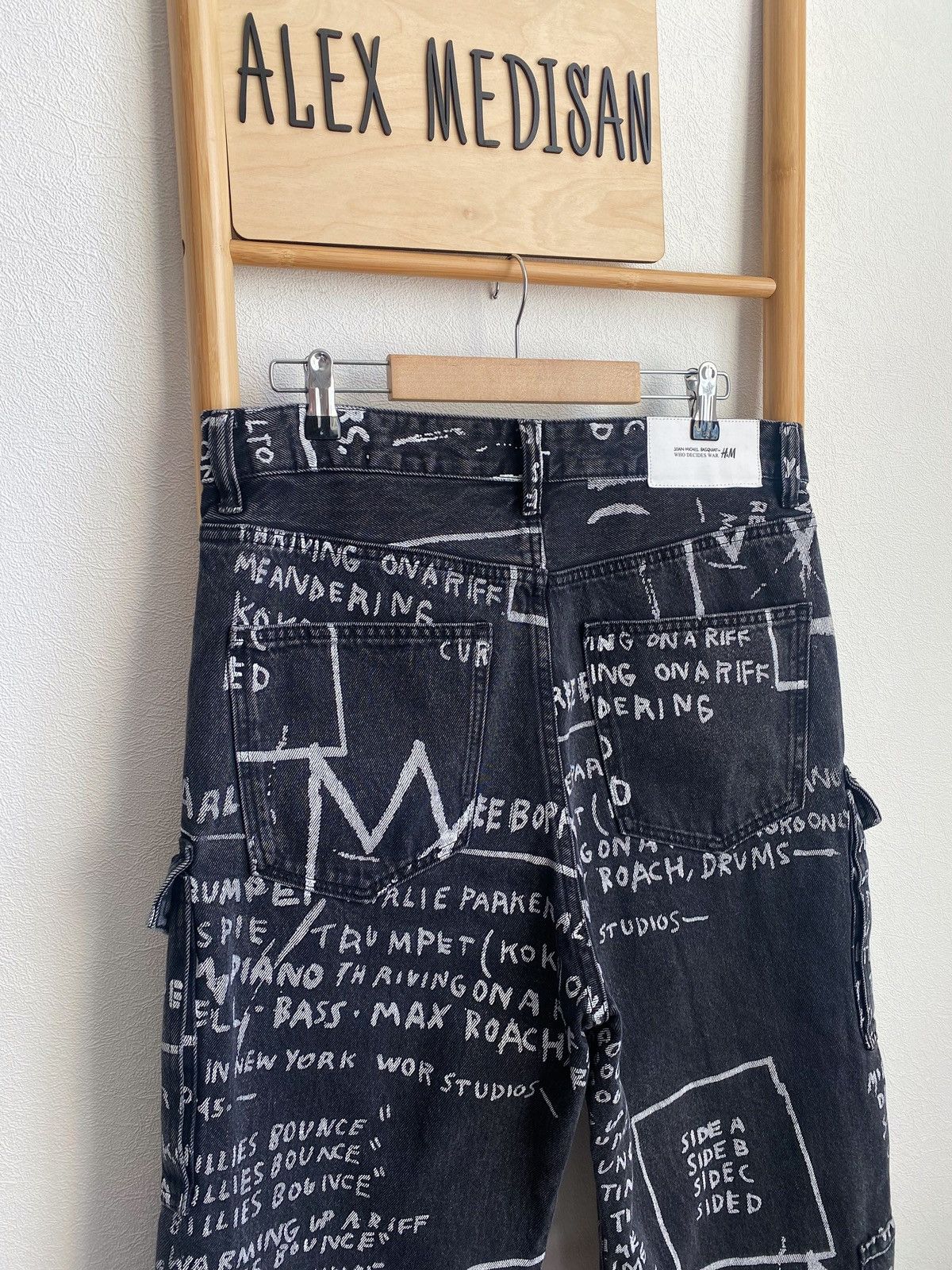 H&M × Jean-Michel Basquiat × Who Decides War Who Decides War Baggy denim jeans H&M x Basquiat x Ev&Tela Size US 32 / EU 48 - 11 Thumbnail