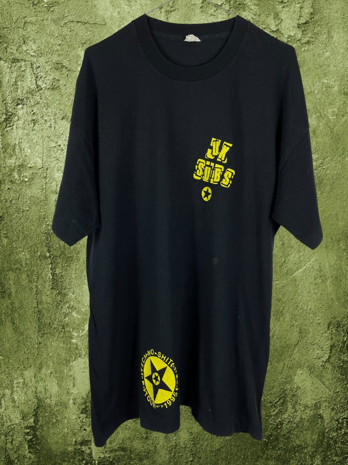 Vintage RARE Vintage 1995 U.K. Subs "TECH-NO-SHIT" World Tour Tee Size US XL / EU 56 / 4 - 1 Thumbnail