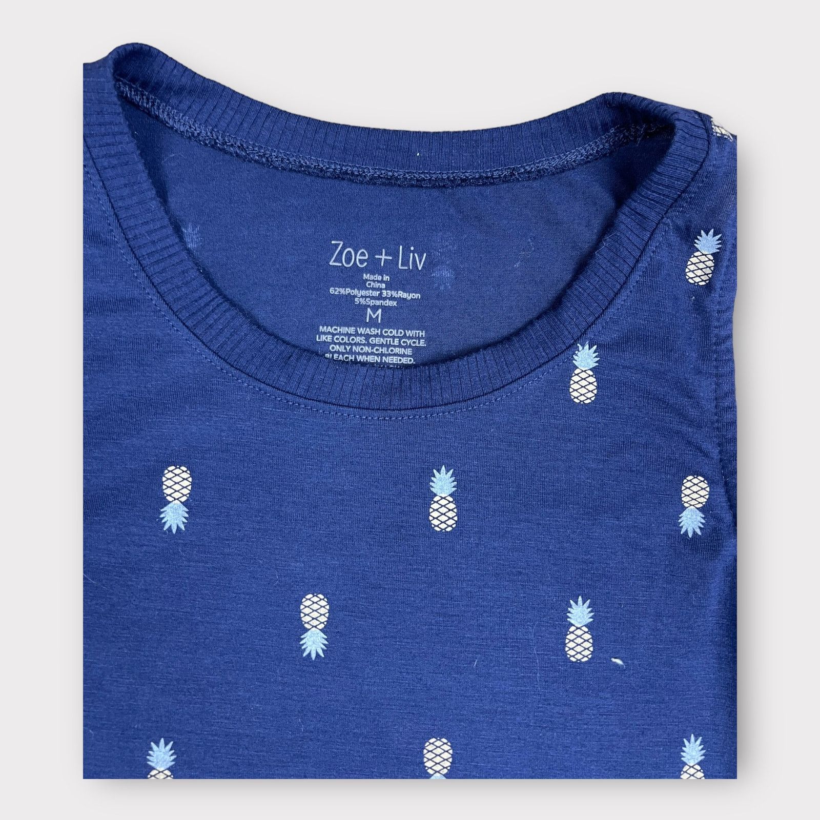 Nordstrom Zoe + Liv | Women Navy Pineapple Graphic Tank Top | Med Size M / US 6-8 / IT 42-44 - 8 Thumbnail