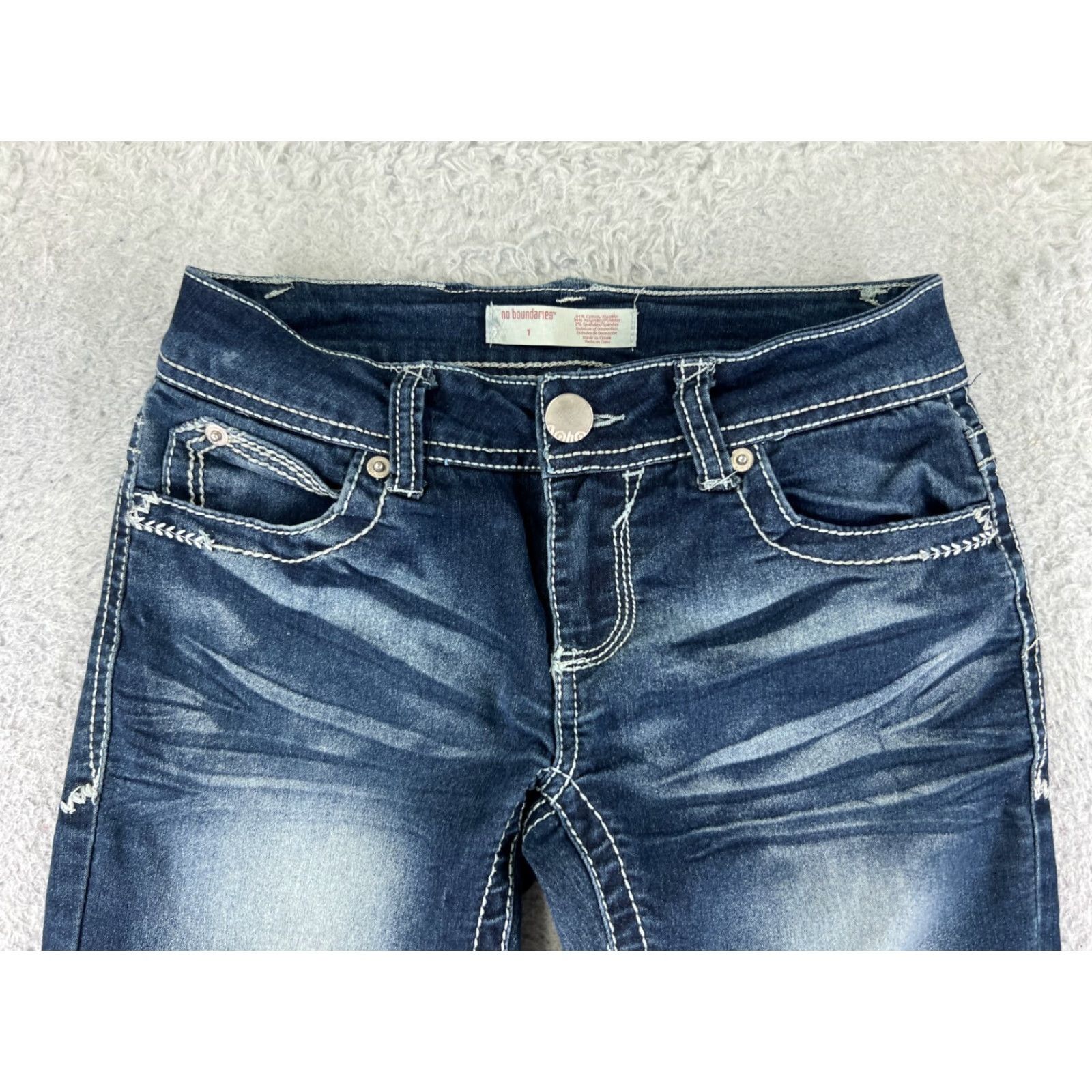 Vintage No Boundaries Jeans Womens 1 Regular Blue Denim Bootcut 5-Pocket Embroidered Stretch Dark Wash Inseam 29in Size 25" / US 0 / IT 36 - 4 Thumbnail
