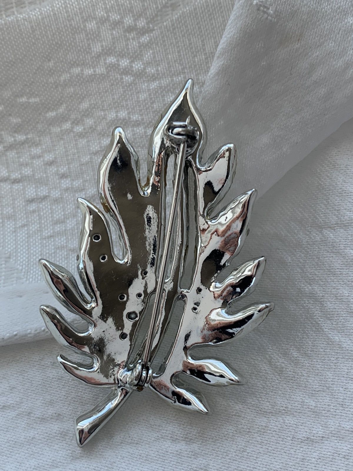 Vintage Stunning Sparkling Jeweled Faceted Rhinestones Silver Leaf Size ONE SIZE - 3 Thumbnail