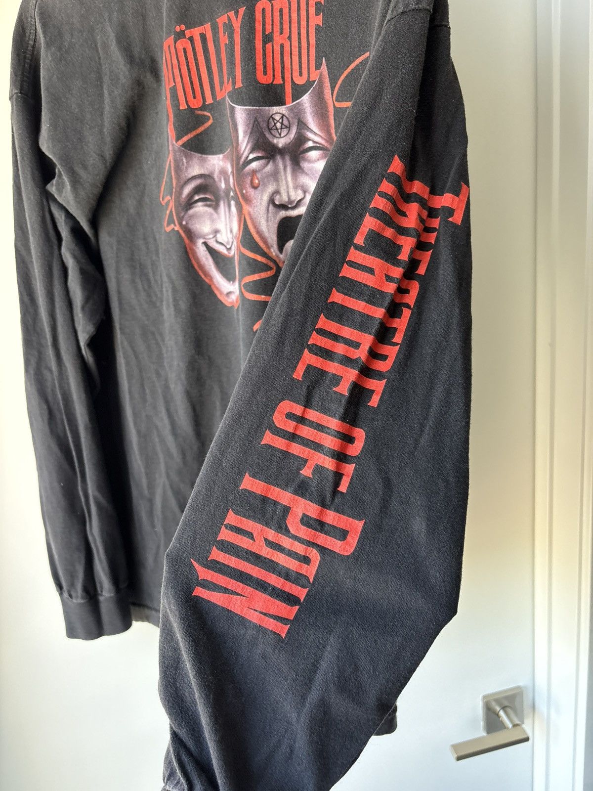 Vintage Vintage Motley Crue Theatre Of Pain Longsleeve Size US XL / EU 56 / 4 - 2 Thumbnail