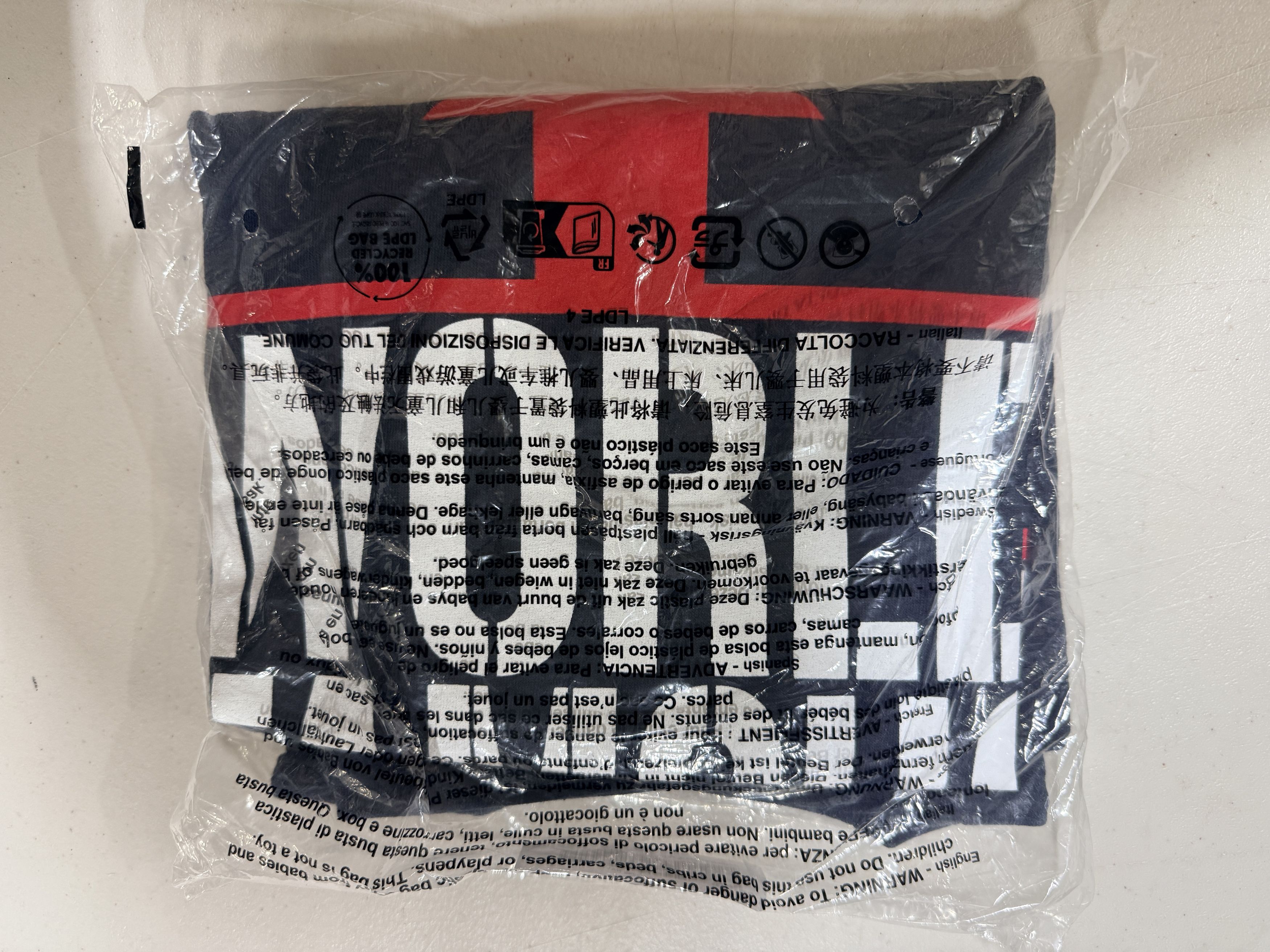 Supreme Supreme World Famous Tee Navy Size M Size US M / EU 48-50 / 2 - 3 Thumbnail