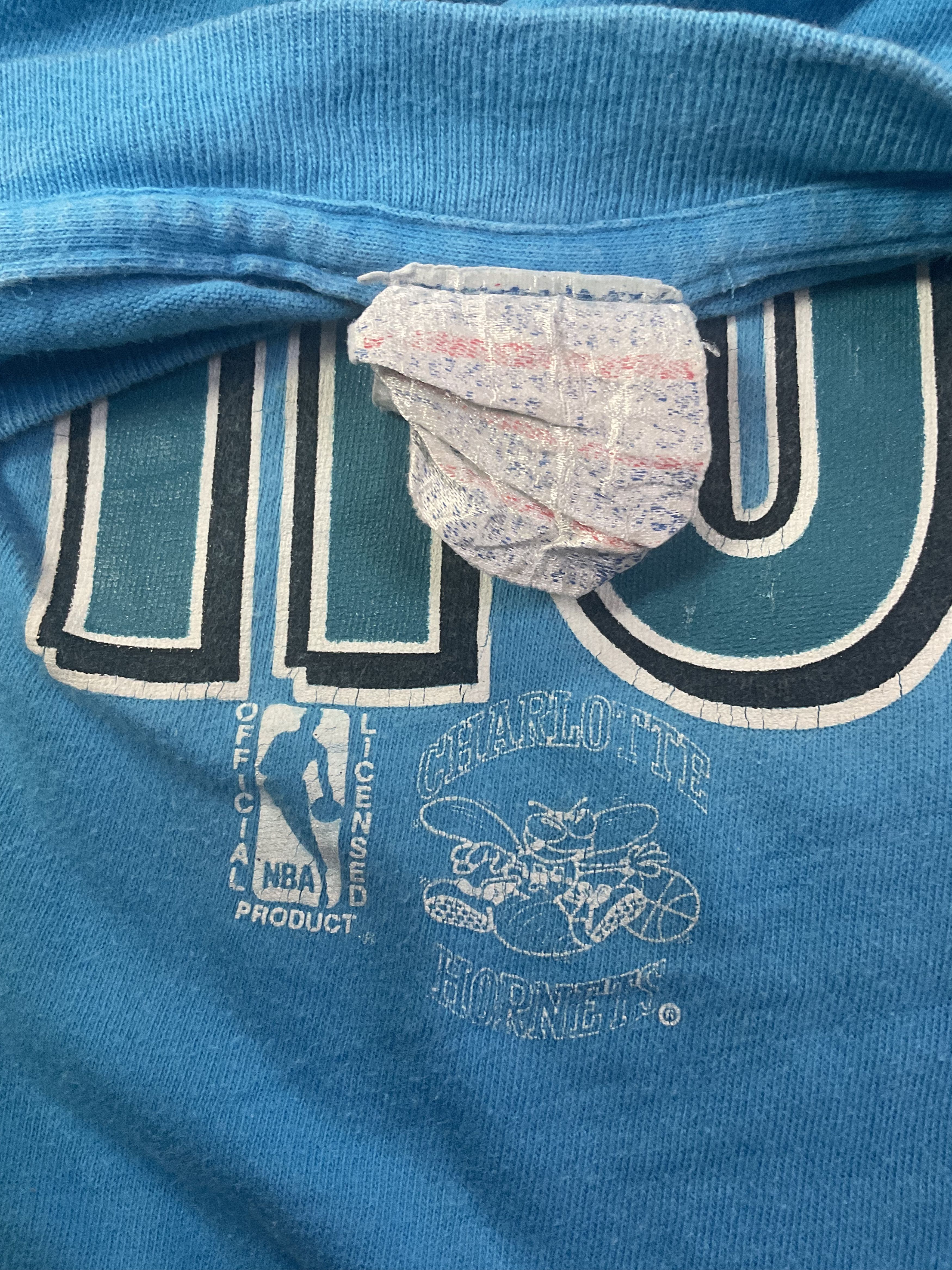 NBA Vintage 1993 NBA Charlotte Hornets Looney Tunes Tshirt Taz Size US XL / EU 56 / 4 - 4 Thumbnail
