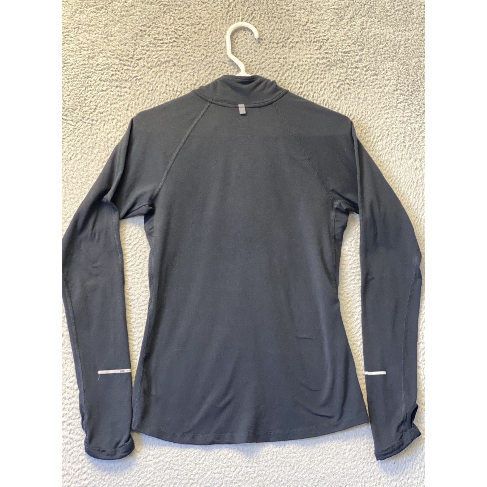 Nike Nike Dri-Fit Shirt Long Sleeve Women's Black Pullover / 101-37 XS Faded Black Long Sleeve Shirt Training Regular Brand Nike Women’s / 10137 Size XS / US 0-2 / IT 36-38 - 7 Thumbnail