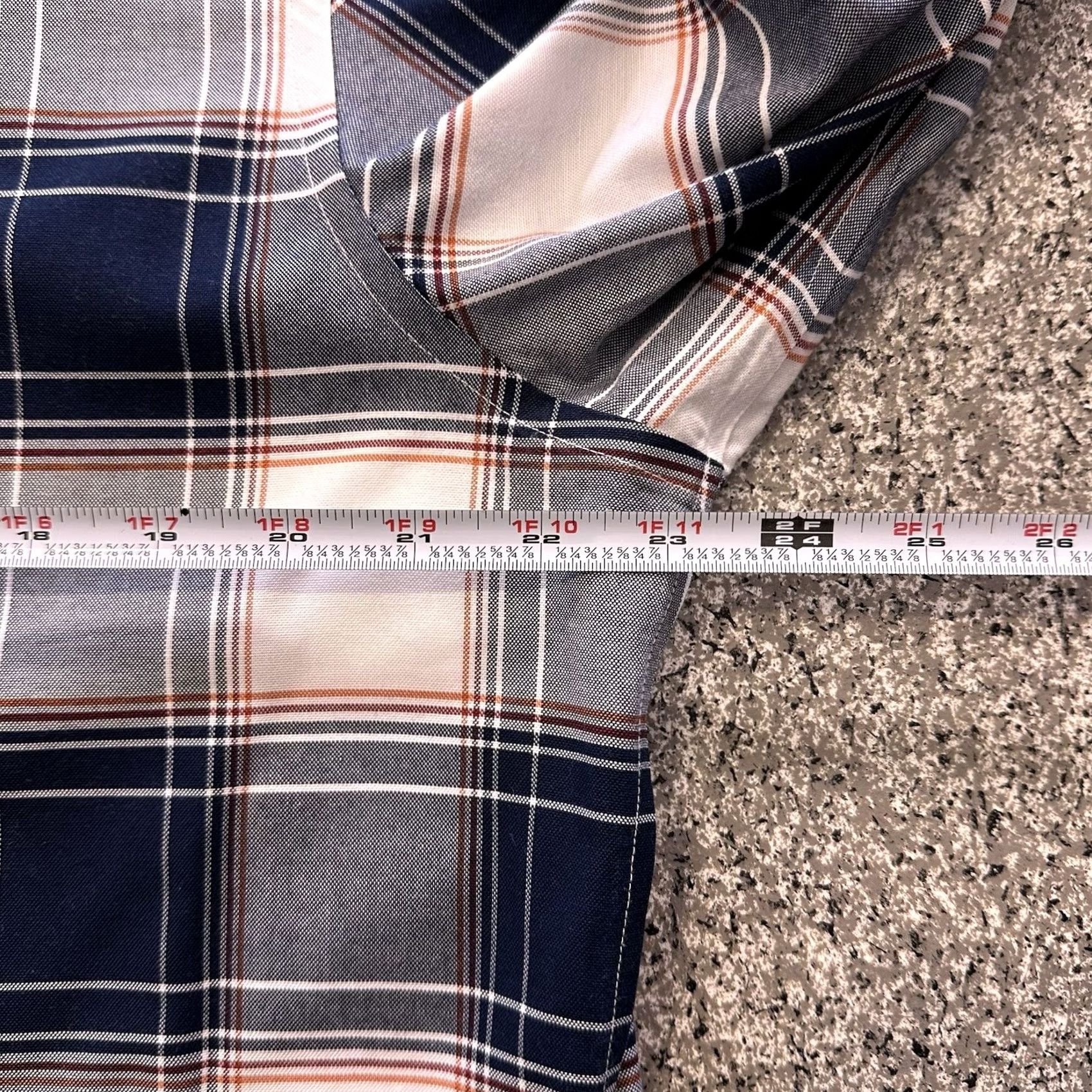 Banana Republic Banana Republic Button-Up Shirt Mens L Camden Fit Non Iron Plaid Blue White Shirt Mens L Blue Plaid Non-Iron Button-Up Banana Republic Size US L / EU 52-54 / 3 - 3 Thumbnail