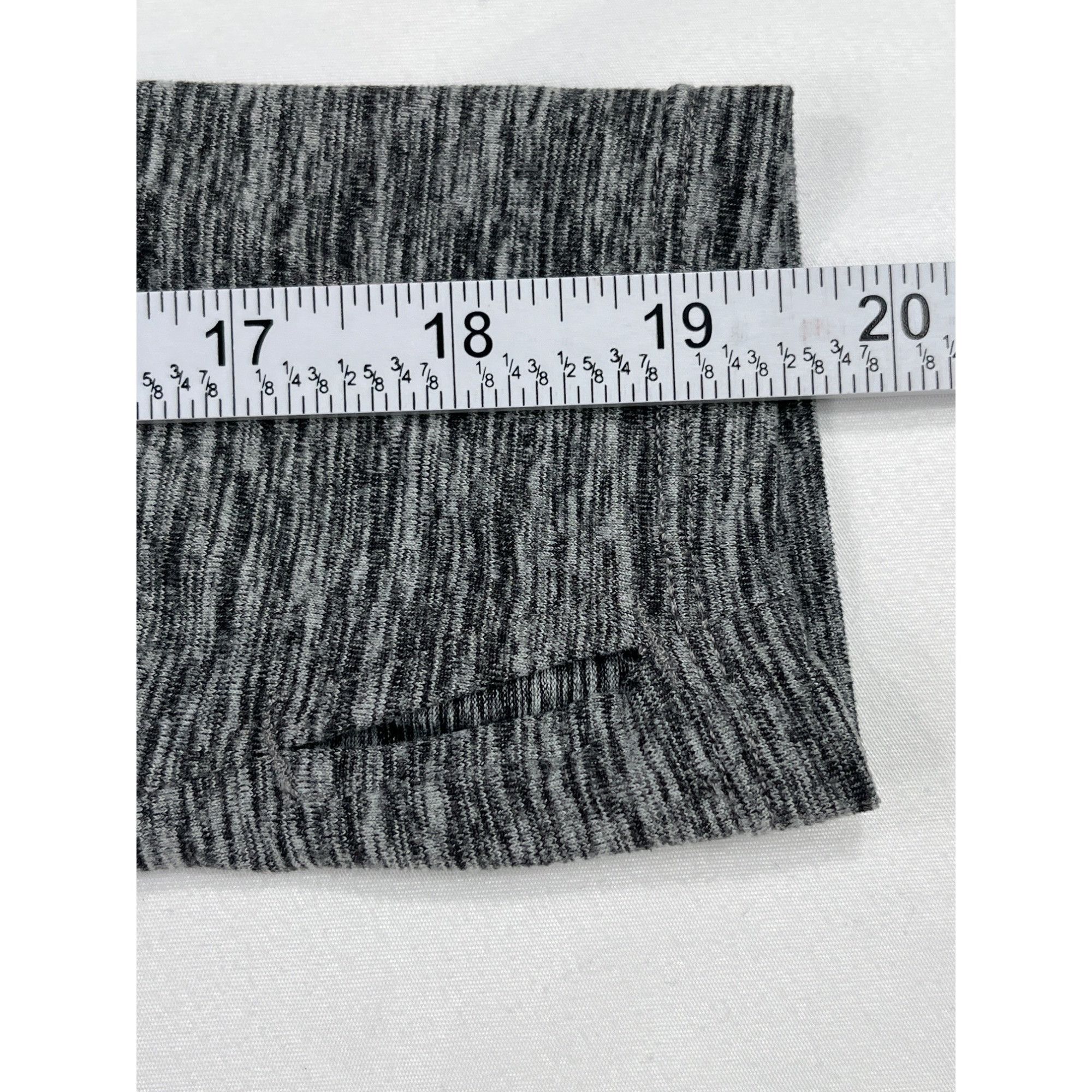 Other Danskin SKU 7683 Womens Heathered Gray Long Sleeve Top Size Size S / US 4 / IT 40 - 8 Thumbnail