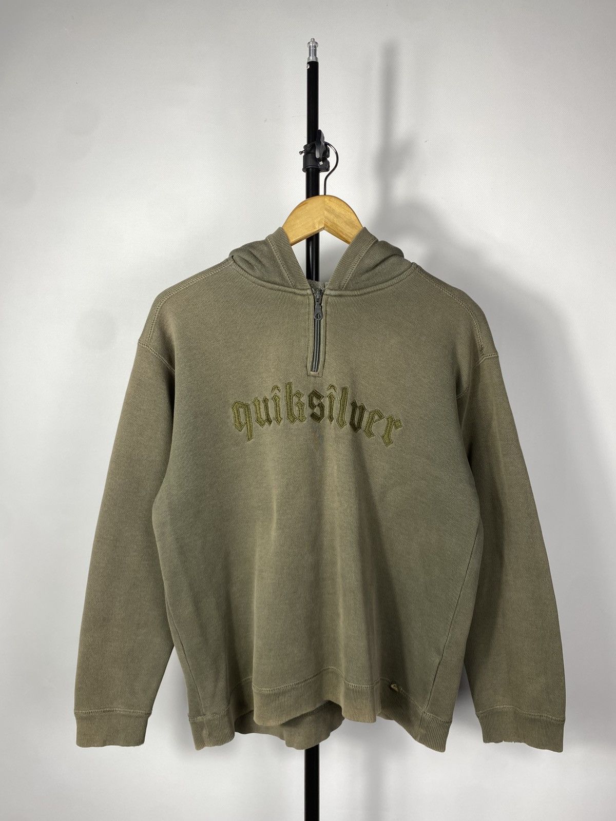 Quicksilver × Vintage Vintage 90s Faded Quicksilver 1/4 Big Logo Surf hoodie Size US S / EU 44-46 / 1 - 1 Thumbnail