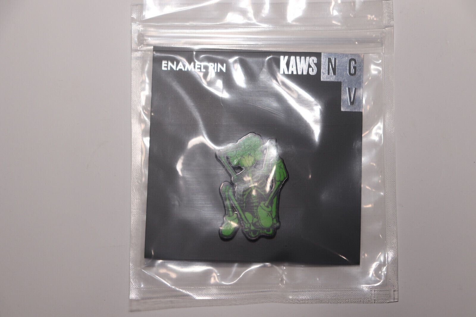 Kaws KAWS NGV Green Skeleton Enamel Pin Size ONE SIZE - 4 Thumbnail