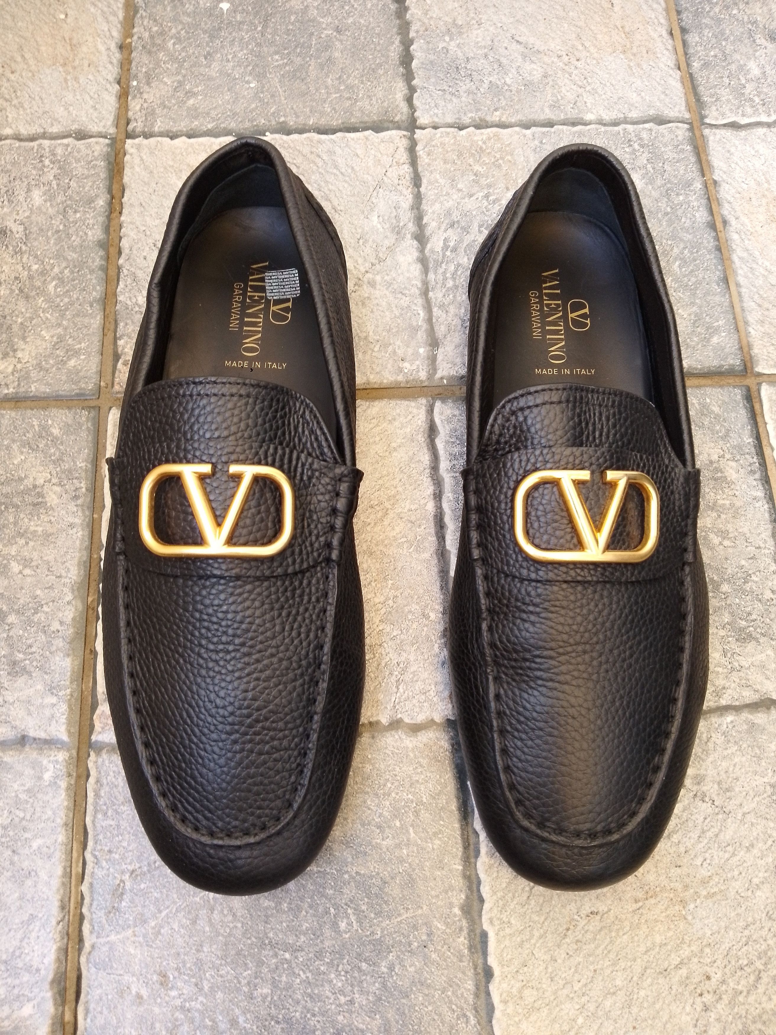 Valentino Valentino garavani v logo signature driving shoes Size US 10 / EU 43 - 1 Thumbnail