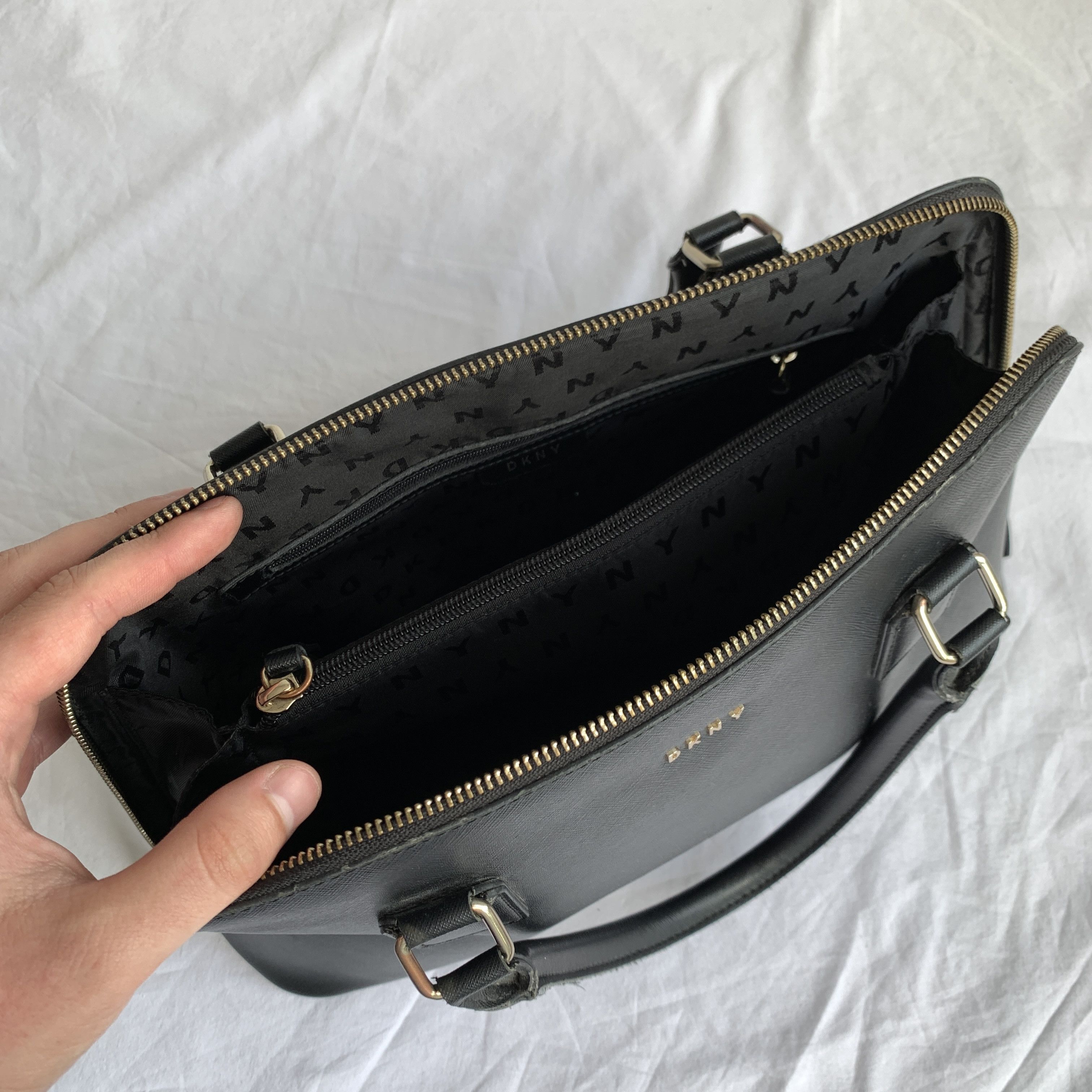 DKNY DKNY Donna Karan New York Women's Shoulder Crossbody Bag Size ONE SIZE - 8 Thumbnail