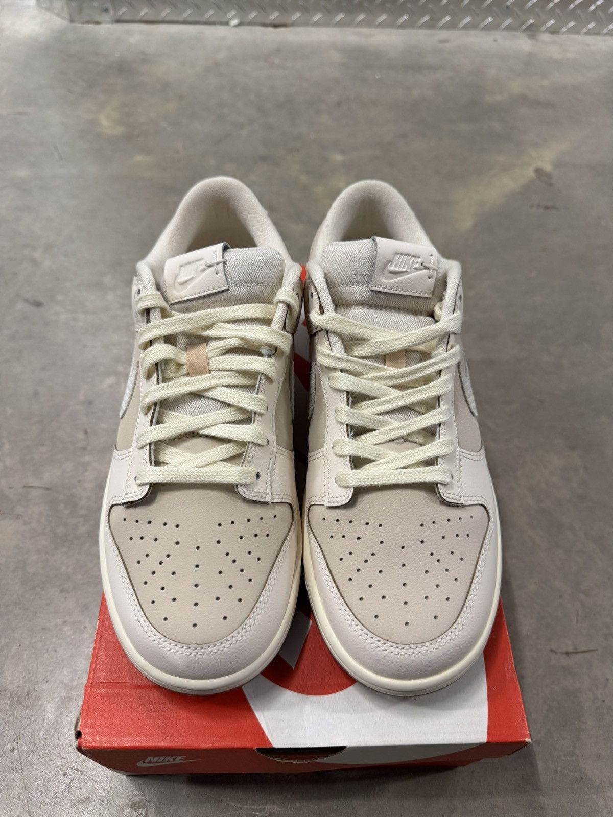 Nike Nike Dunk Low Pale Ivory Light Tan Size 9 Size US 9 / EU 42 - 4 Thumbnail
