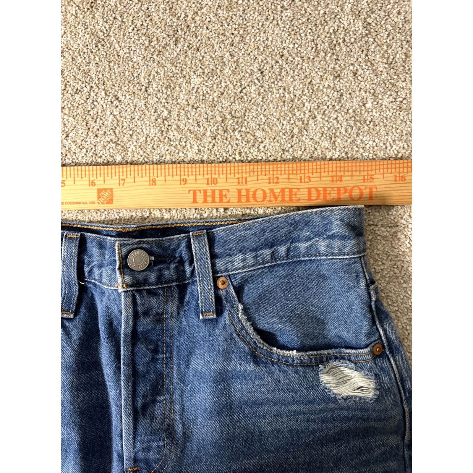 Levi's Levi's 501 Bermuda Shorts Women’s Large Blue Denim Distressed Cutoff Button Fly Size 36" / US 14 / IT 50 - 8 Thumbnail