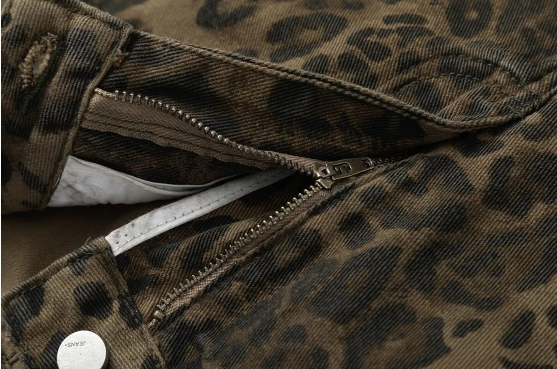 Japanese Brand × Jean Vintage Brown Leopard Print Straight Leg Micro Jeans Size US 28 / EU 44 - 5 Thumbnail