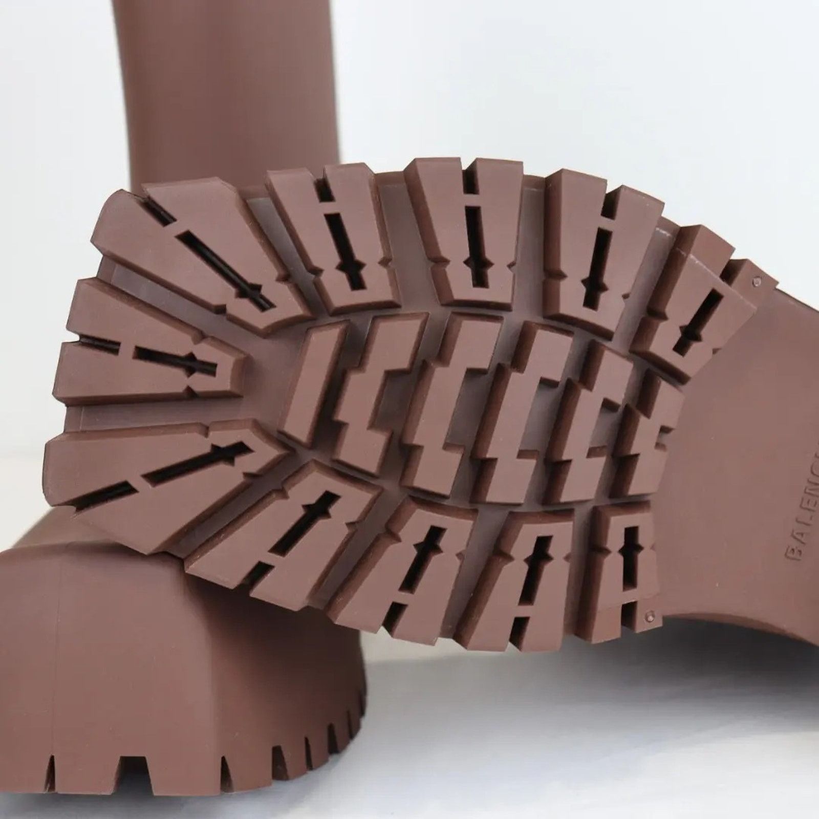 Balenciaga o1rshd1 Q:2 / Trooper Rubber Boots in Coffee Brown Size US 8 / EU 41 - 17 Thumbnail
