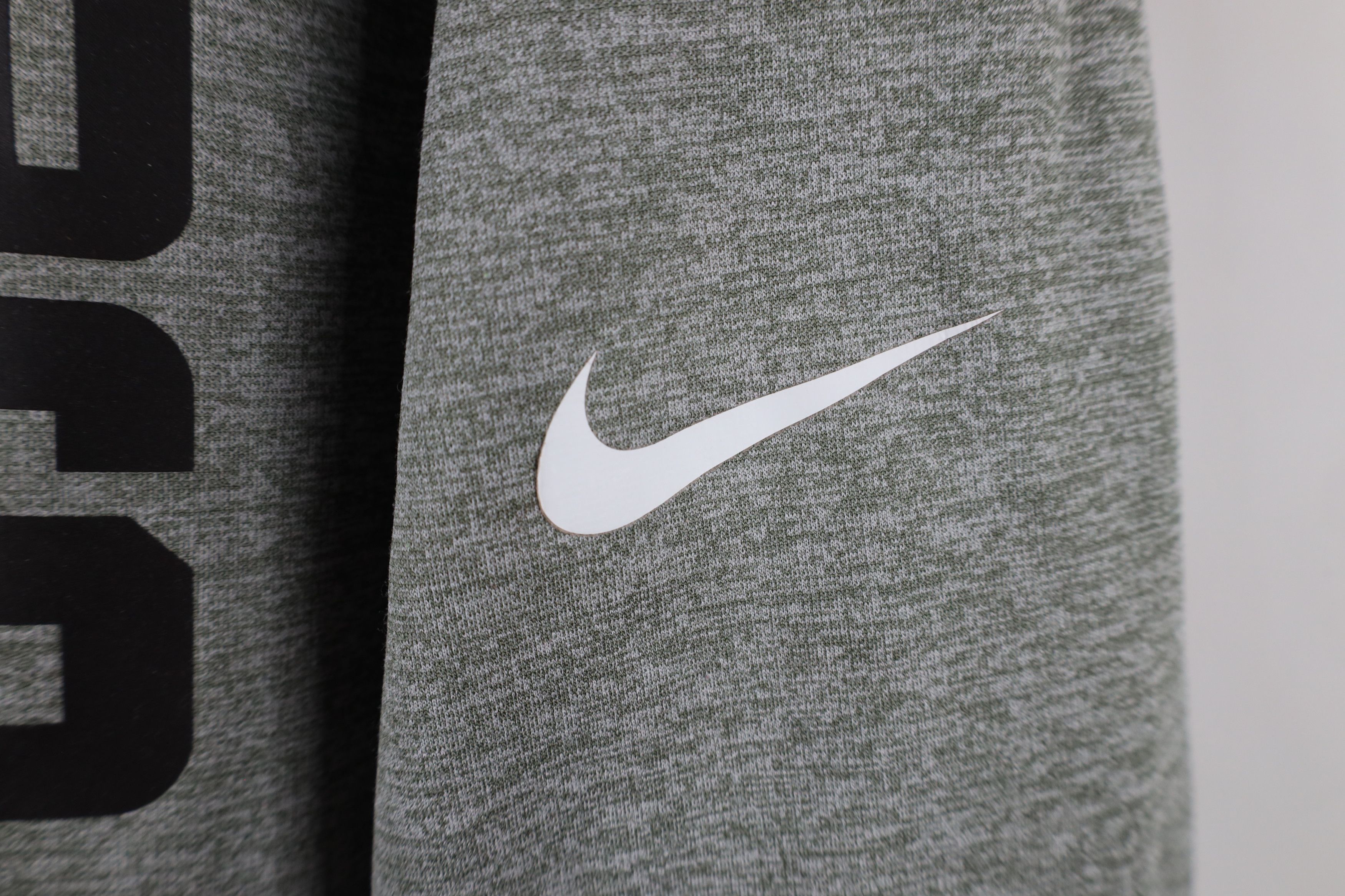 Nike × Vintage Nike Browns Football Hoodie Sweatshirt Heather Gray Size US XL / EU 56 / 4 - 4 Thumbnail