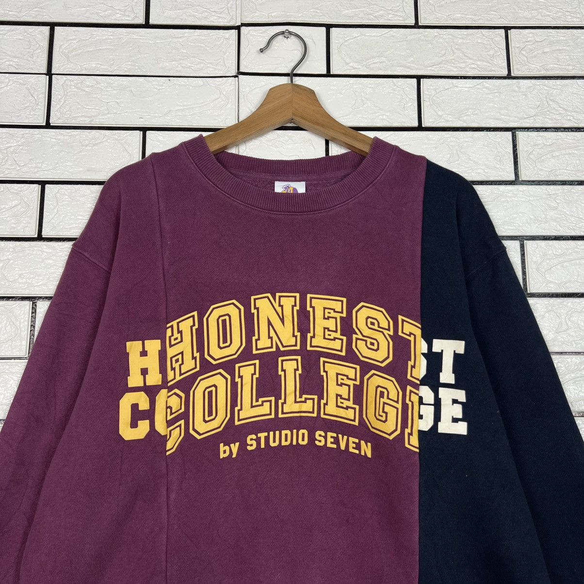 Studio Seven HONEST COLLEGE Big Logo Crewneck Sweatshirt #4202-C192 Size US L / EU 52-54 / 3 - 2 Thumbnail