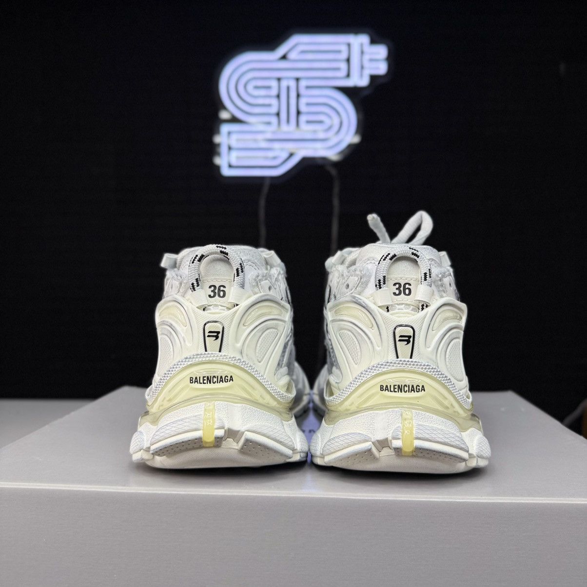 Balenciaga Balenciaga Runner White/White Size US 6 / EU 39 - 5 Thumbnail
