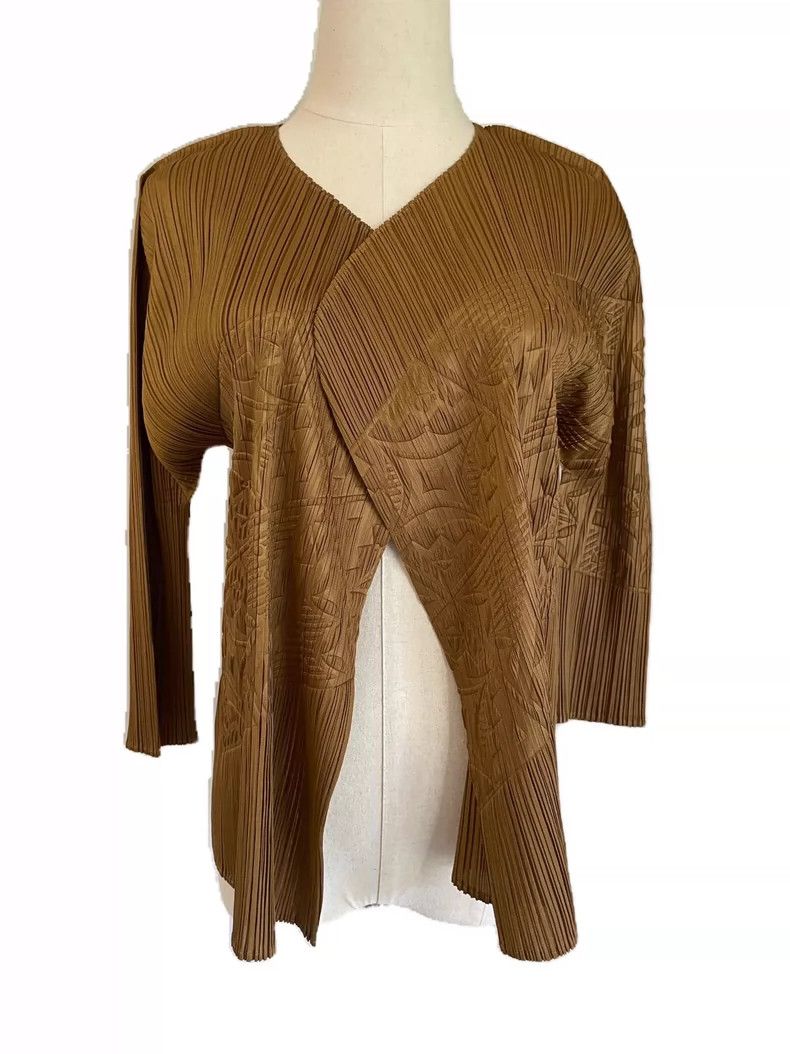 Issey Miyake Issey Miyake size:3 Brown pleated coat Size M / US 6-8 / IT 42-44 - 3 Thumbnail