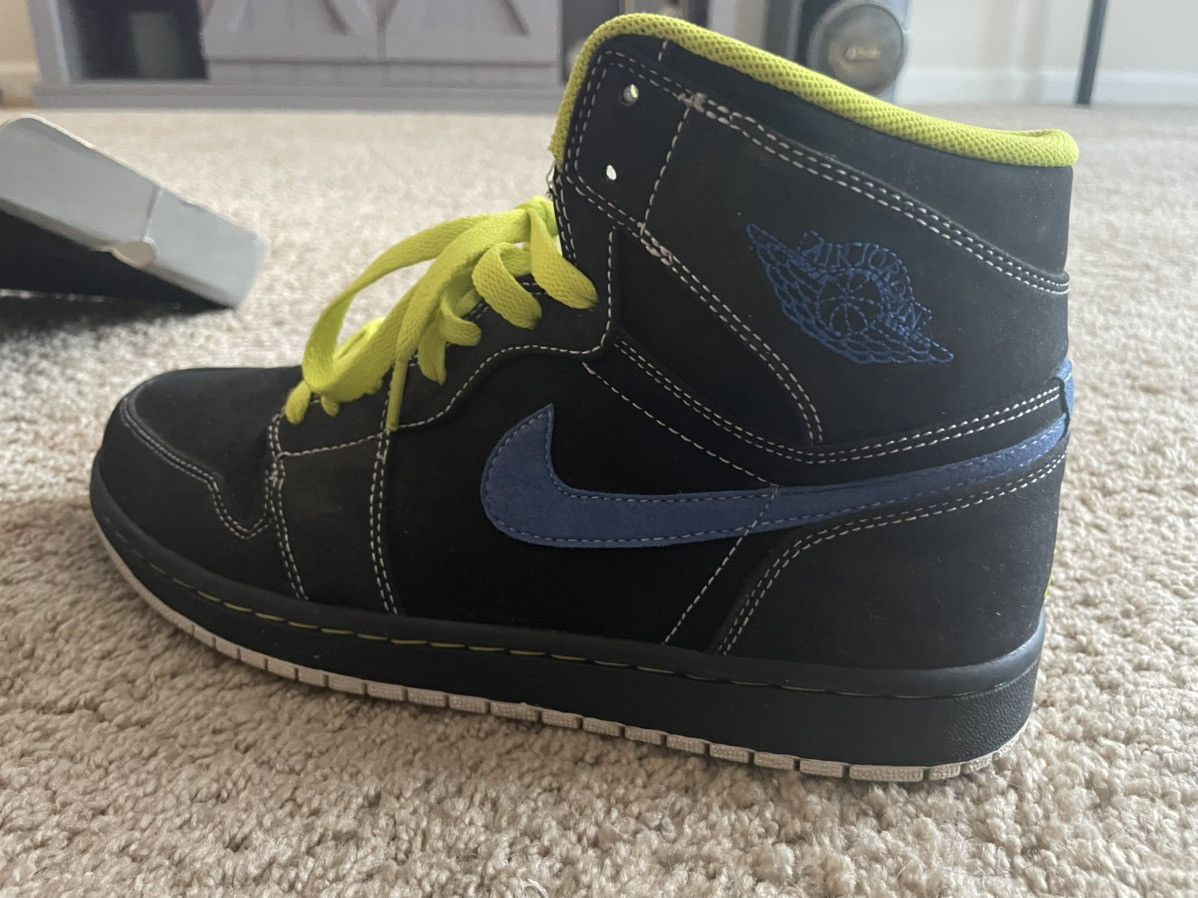 Nike Jordan 1 Retro Black Cyber Size US 10.5 / EU 43-44 - 7 Thumbnail