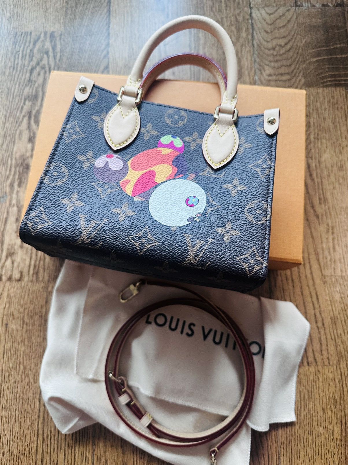 Louis Vuitton × Takashi Murakami Louis Vuitton x Takashi Murakami OnTheGo BB Bag Size ONE SIZE - 10 Thumbnail