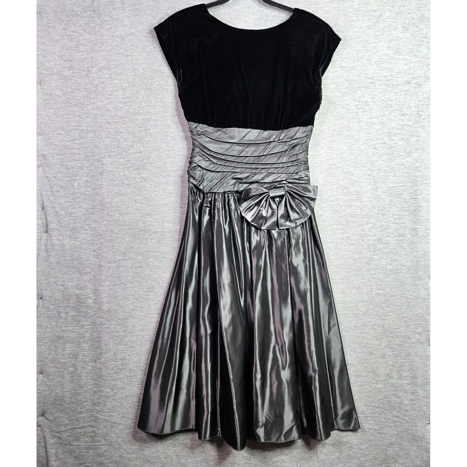 Velvet Vintage Patty O’Neil Grey Black Satin Velvet Cocktail Dress 7/8 Made USA Size M / US 6-8 / IT 42-44 - 5 Thumbnail