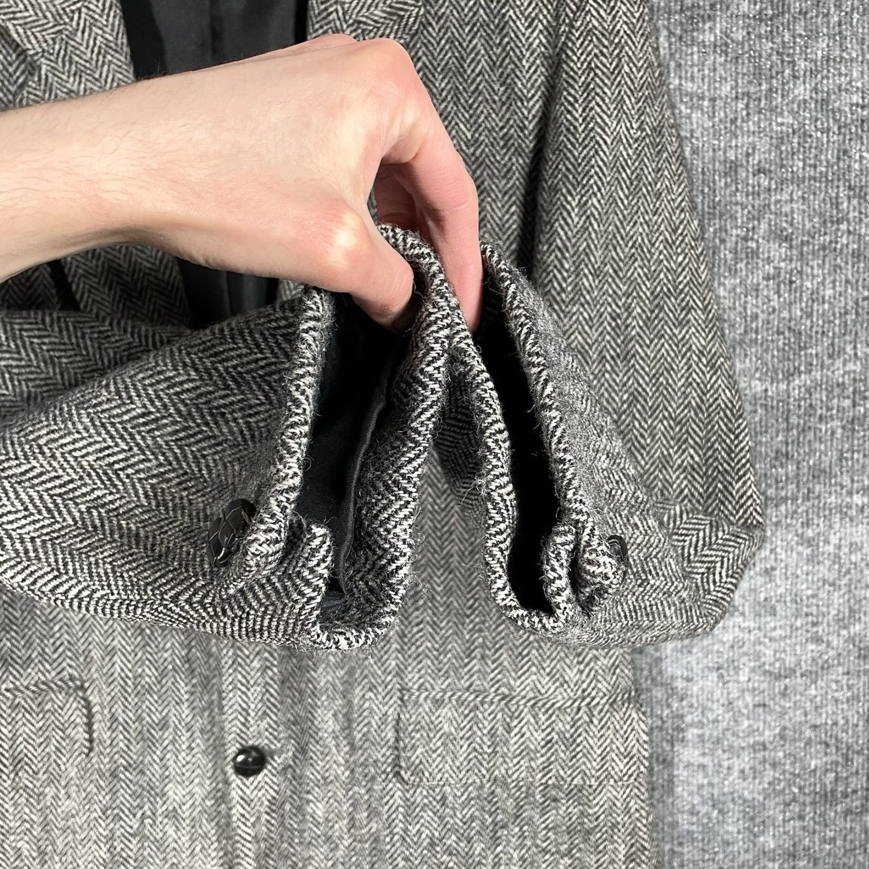 Harris Tweed VINTAGE Harris Tweed Blazer Jacket 42 R Wool Tweed Herringbone Gray Two-Button Single-Breasted Men Size 42R - 5 Thumbnail