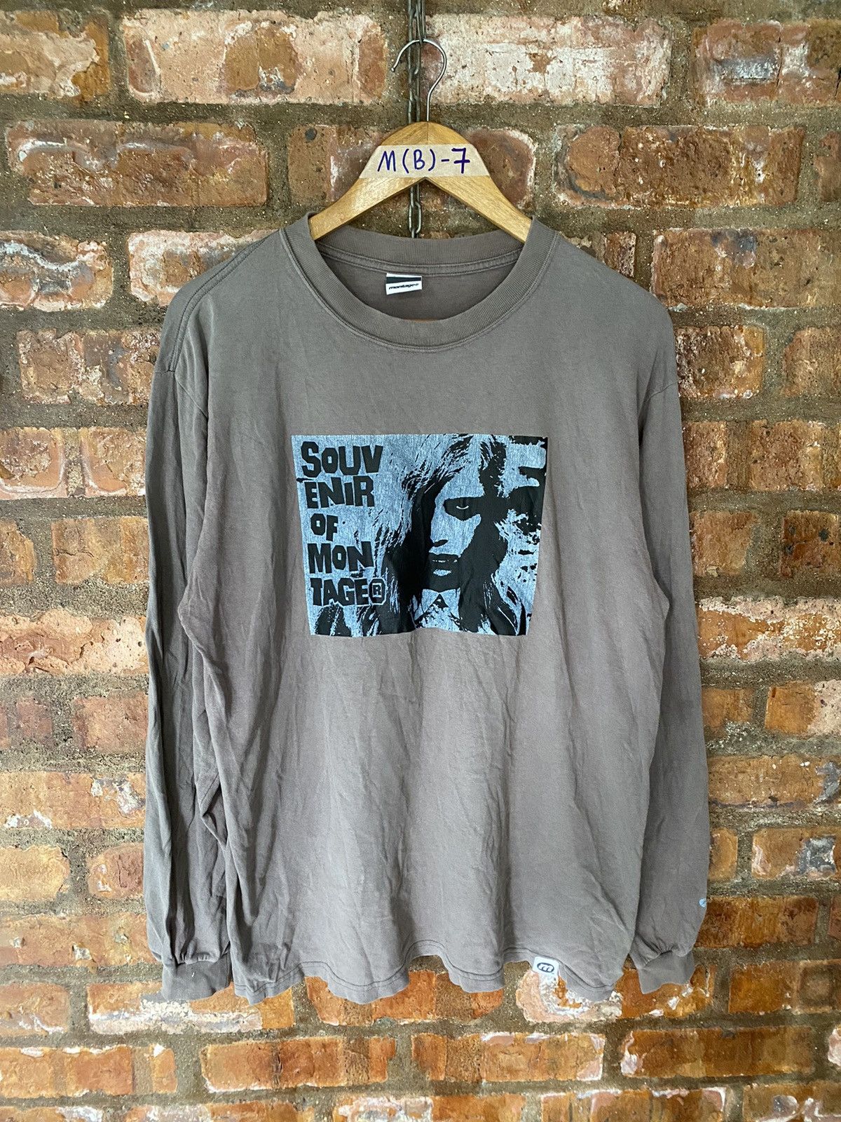 Lad Musician 2000s Montage Punk Chaos face LS Size US L / EU 52-54 / 3 - 2 Thumbnail