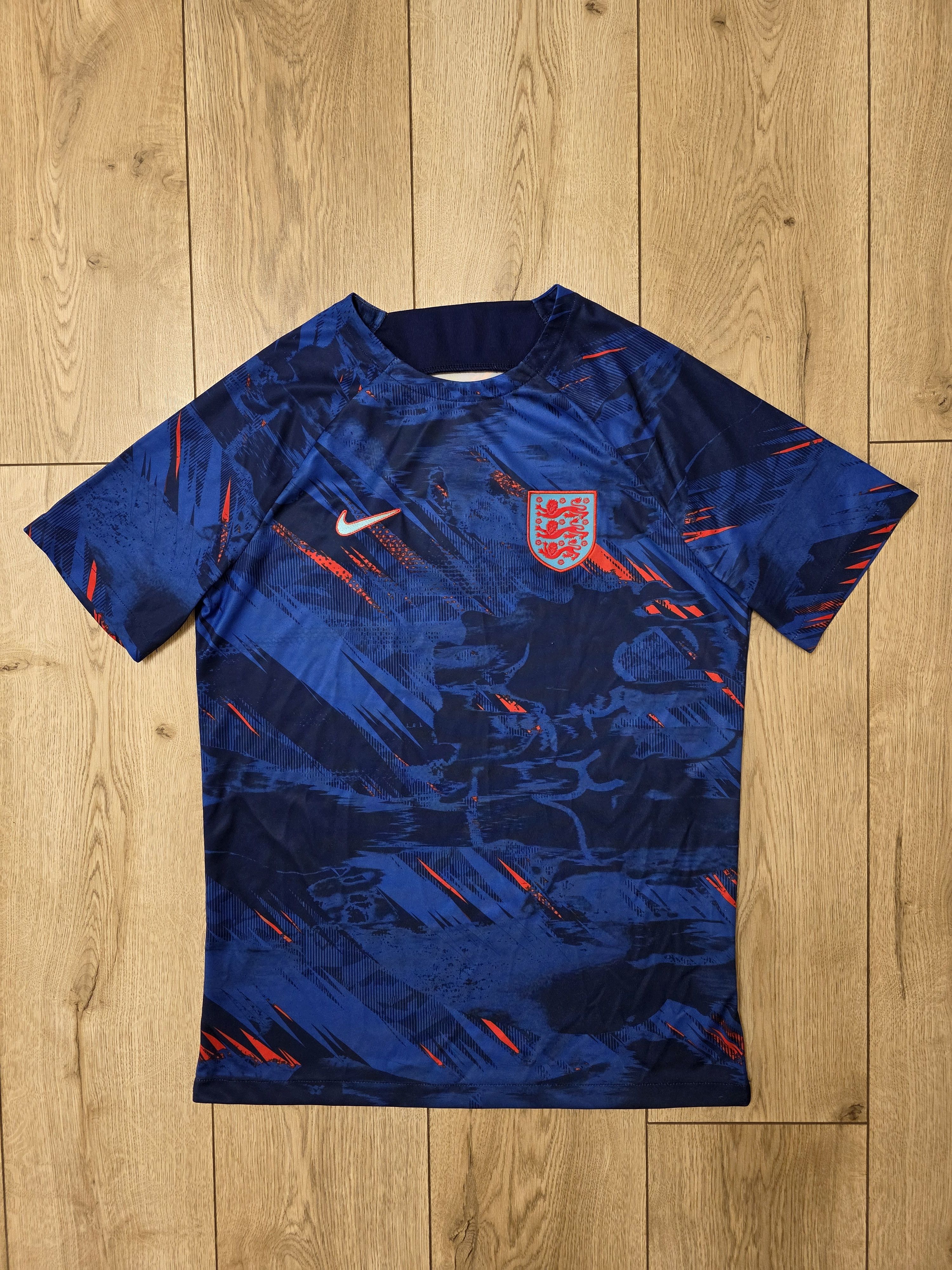 Nike ENGLAND 2022 2023 PRE-MATCH FOOTBALL SHIRT SOCCER JERSEY Size US M / EU 48-50 / 2 - 1 Thumbnail