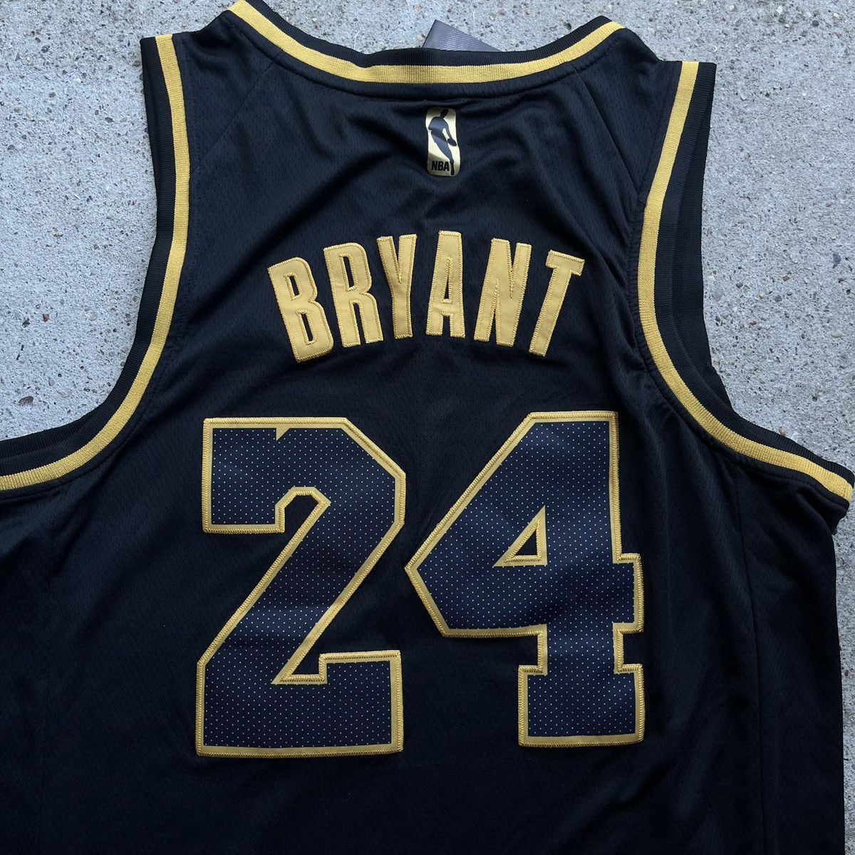 NBA × Nike Nike kobe Bryant 24 L.A. Lakers Golden Edition Jersey Size US L / EU 52-54 / 3 - 7 Thumbnail