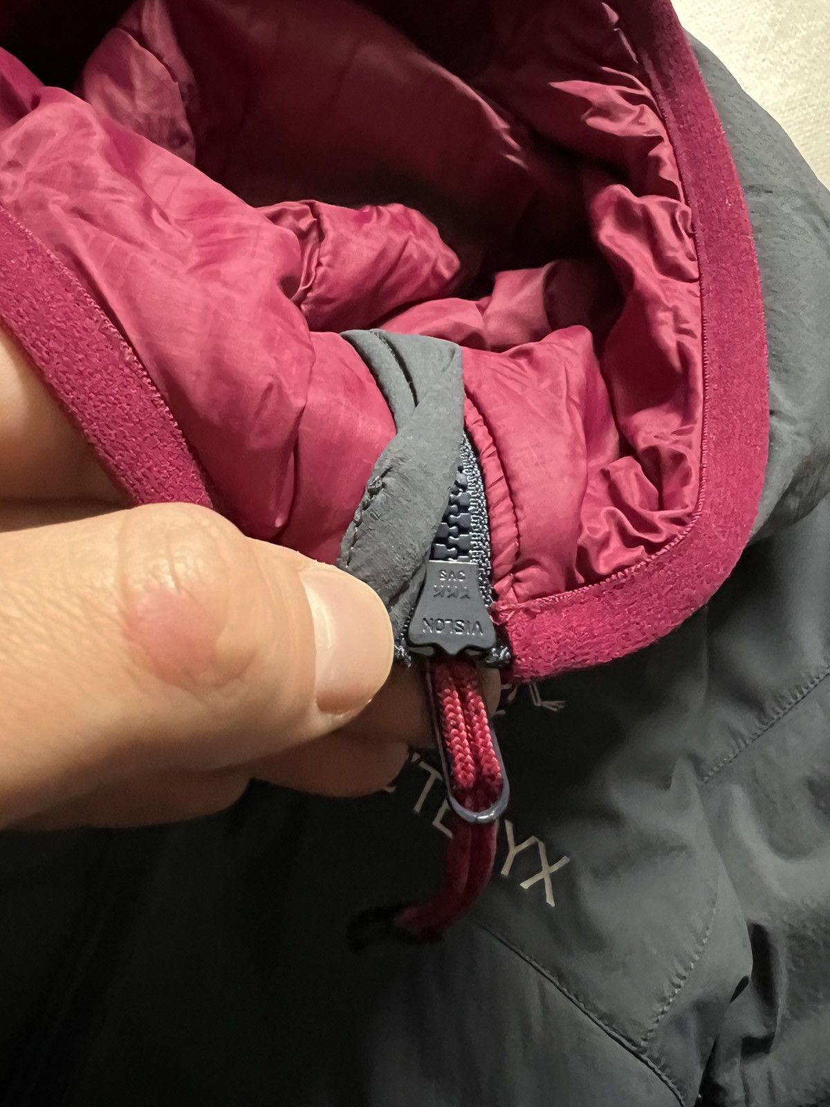 Arc'teryx Vintage Y2k Arc’teryx 🩶 Nylon Reflective Logo Jacket 00’s Size XS / US 0-2 / IT 36-38 - 11 Thumbnail