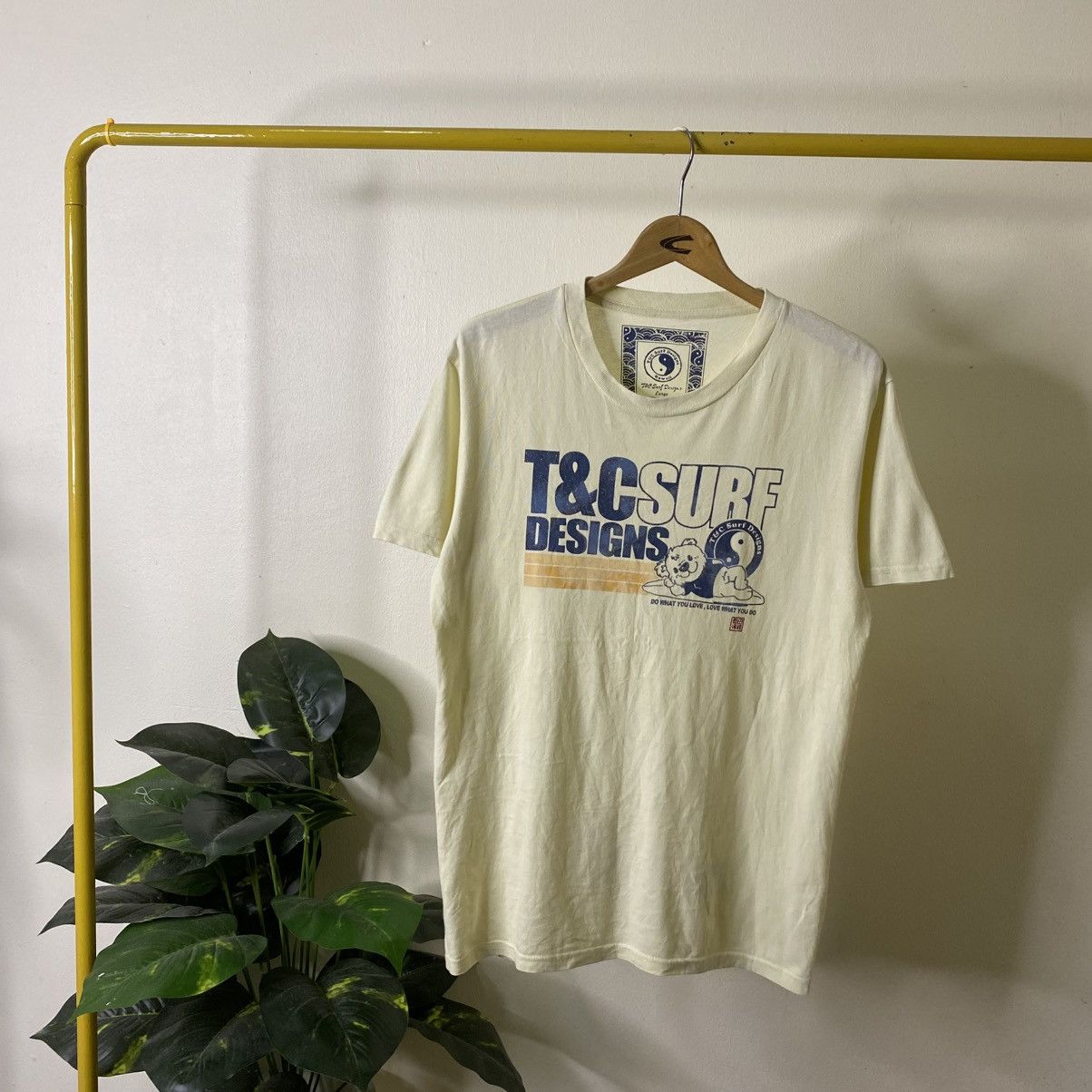 Vintage Y2K T&C Surf Bear Surfing T Shirt Size US M / EU 48-50 / 2 - 1 Thumbnail