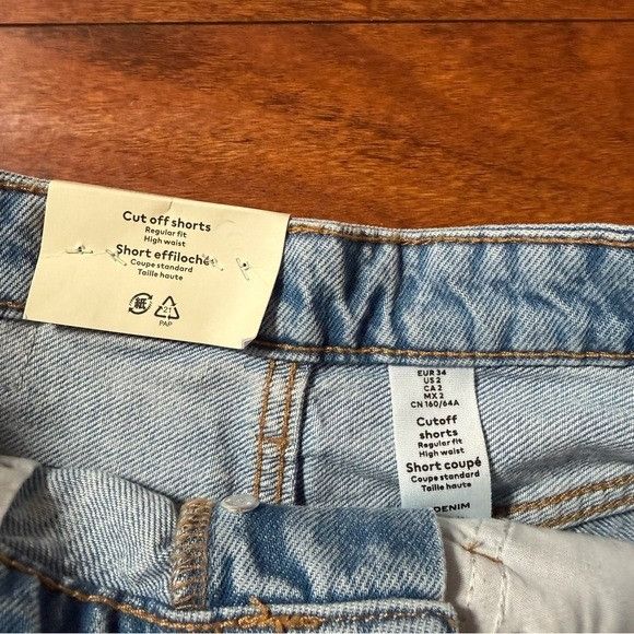 H&M H&M Light Blue Cutt off Jean Shorts Sz 2 Size 26" / US 2 / IT 38 - 2 Thumbnail