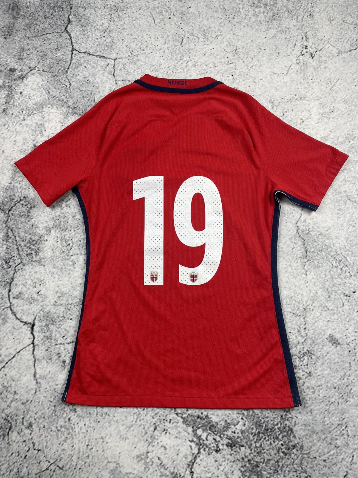 Nike Nike M 2016 Norway Home Jersey Football Shirt Player Issue Size US M / EU 48-50 / 2 - 2 Thumbnail
