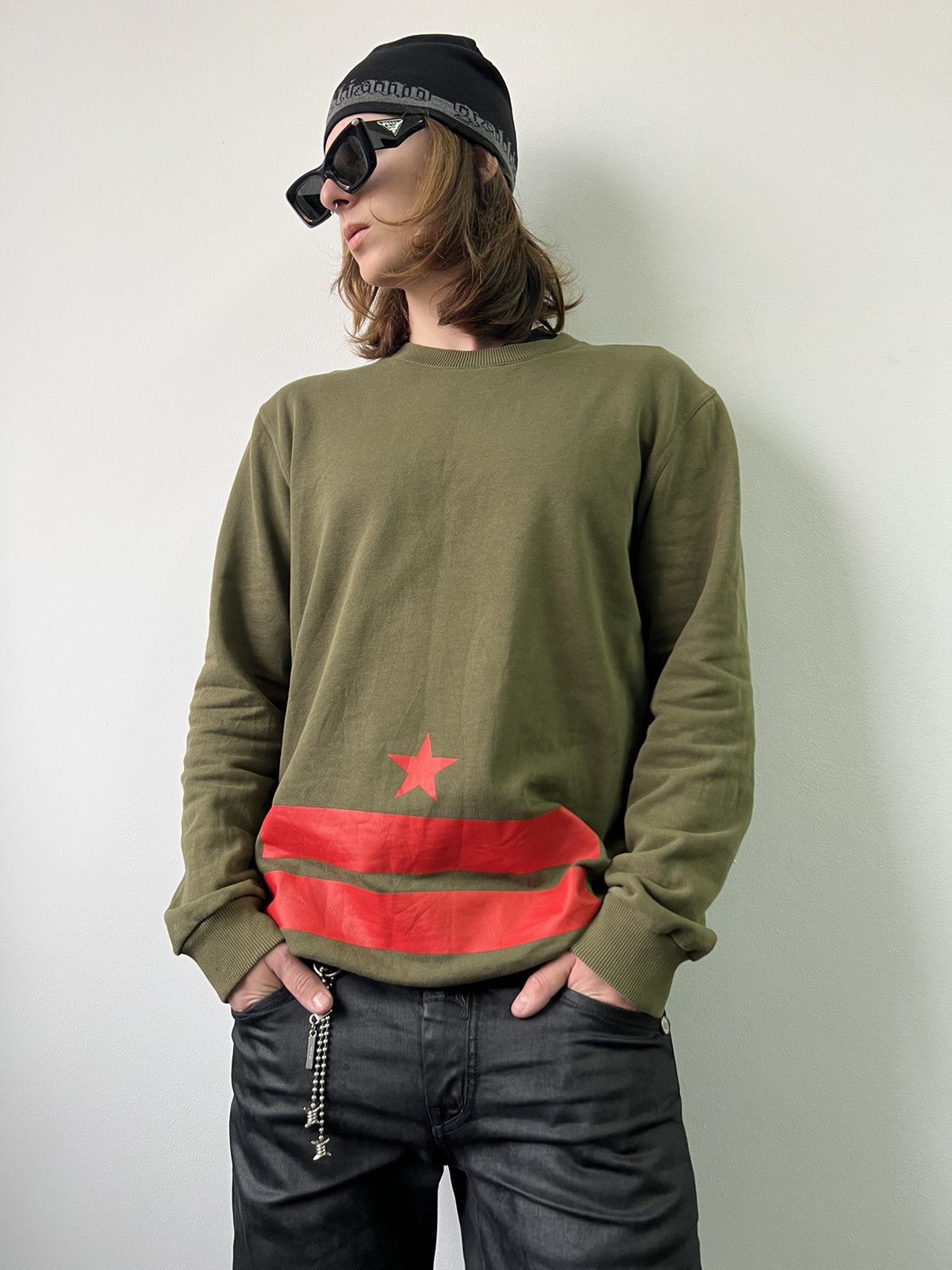 Givenchy star sweatshirt