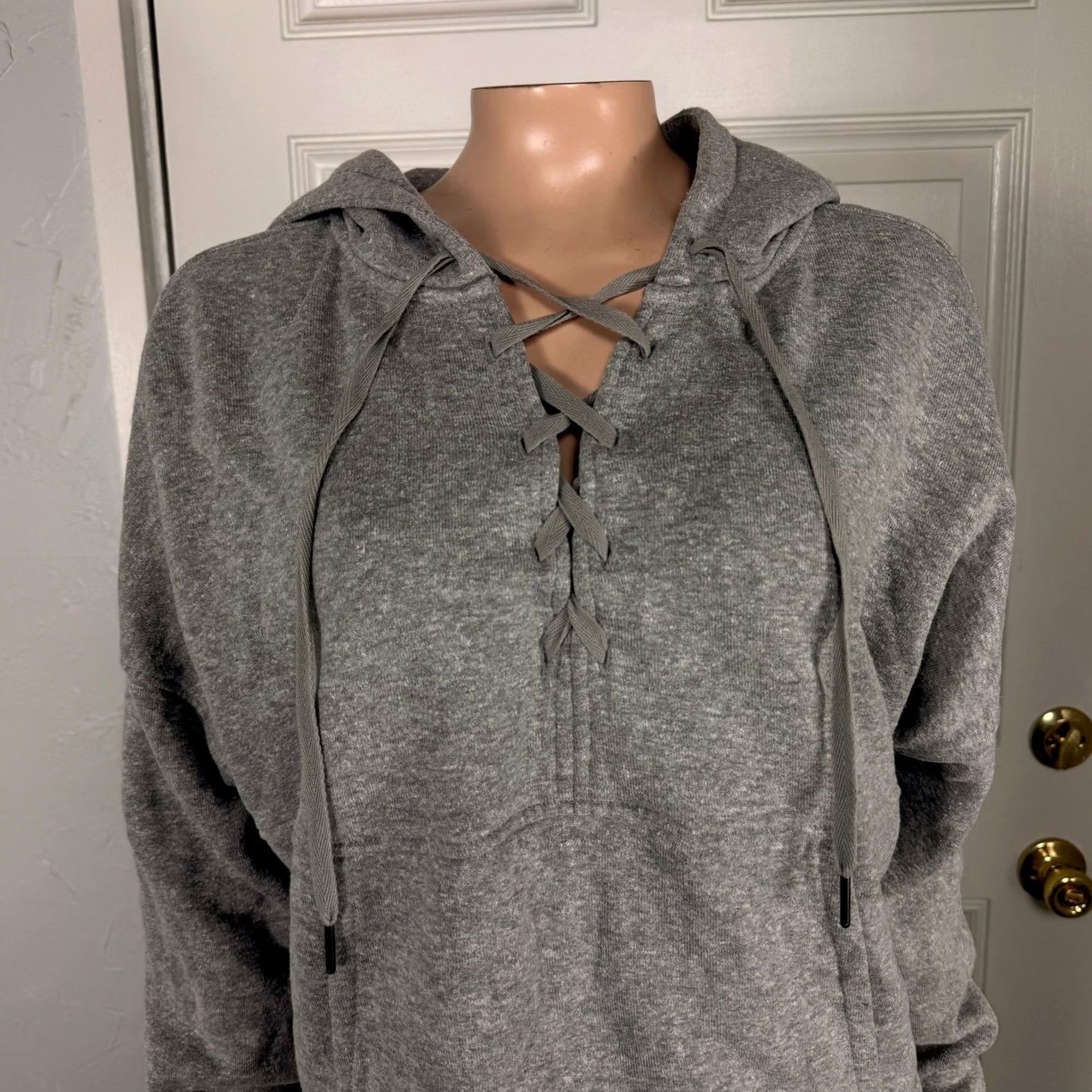 Prana prAna Cozy up Illana Women's Sweatshirt Small Cotton Crop Hoodie Hooded Lace Up V-Neck Gray S Women's Clothing Sweatshirt Size S / US 4 / IT 40 - 2 Thumbnail