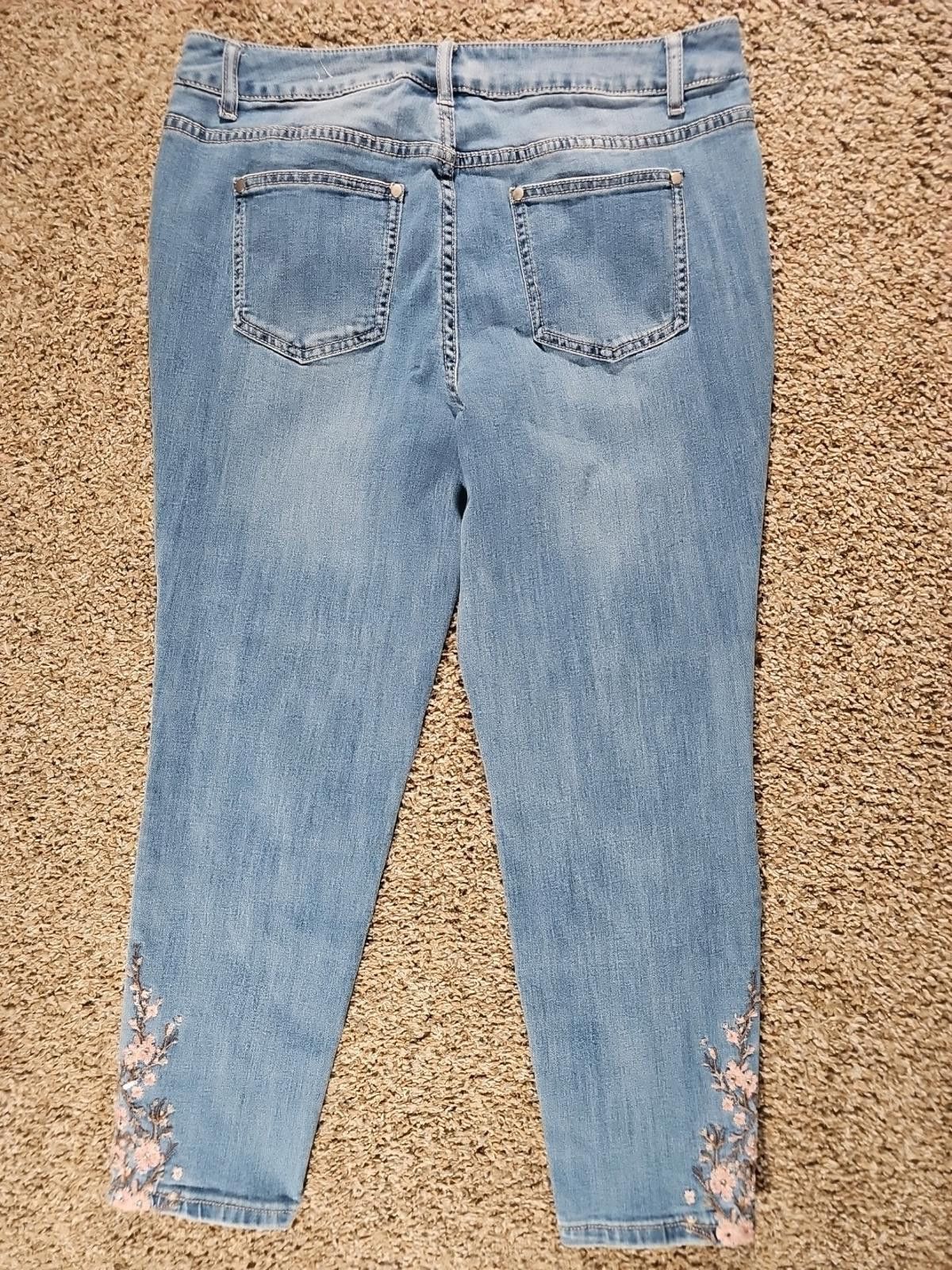 Other Christopher Banks Sz 12 Embroidered Floral Jeans Size 34" / US 12 / IT 48 - 7 Thumbnail