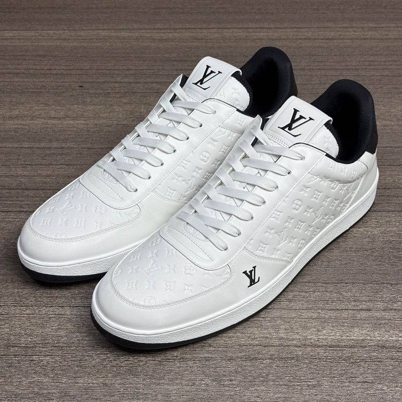 Louis Vuitton Louis Vuitton Rivoli Low-Top Sneakers for Men 0079 Size US 10.5 / EU 43-44 - 1 Thumbnail