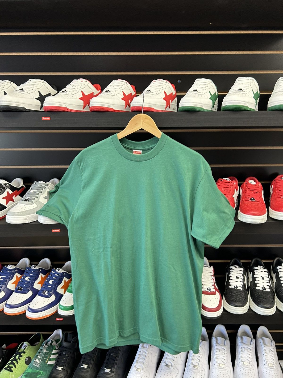 Supreme Supreme T-shirt Size US L / EU 52-54 / 3 - 1 Thumbnail