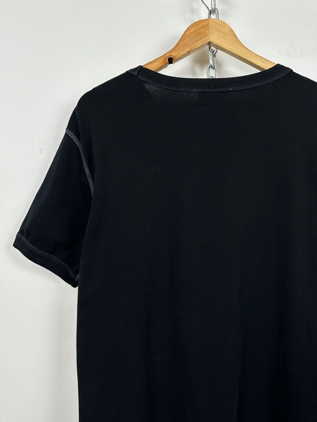 Helmut Lang Helmut Lang Logo Patch Black T-Shirt Size US L / EU 52-54 / 3 - 15 Thumbnail