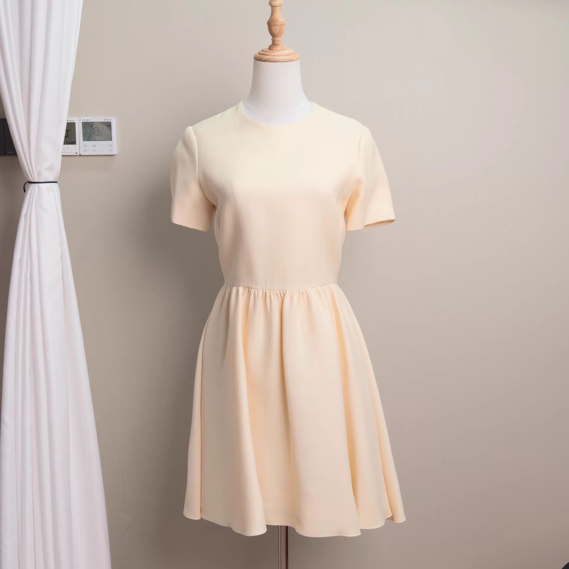 Dior DIOR Short Sleeve Dress 36 Size XS / US 0-2 / IT 36-38 - 1 Thumbnail