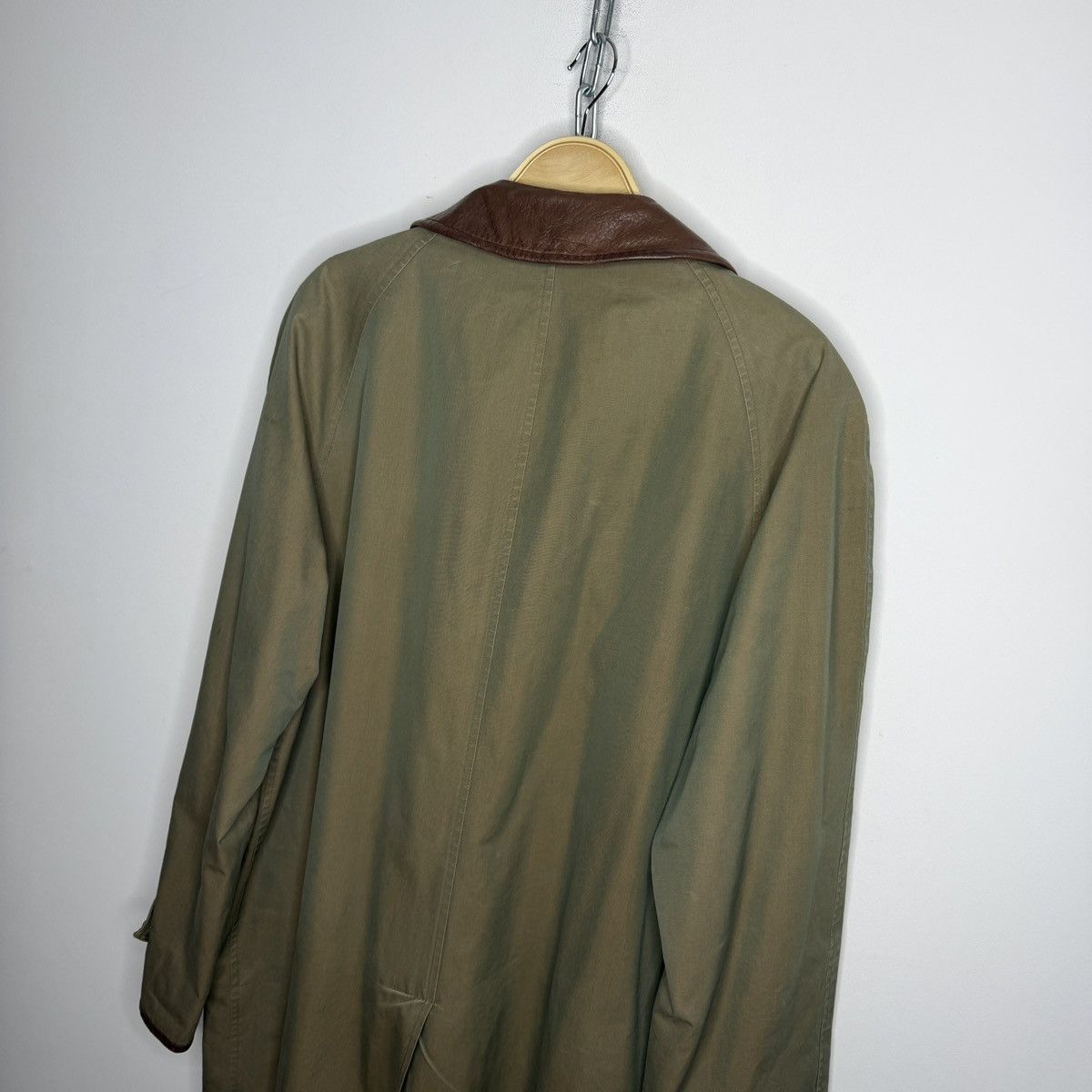 Burberry Vintage Burberry London Trench Coat Leather Collar Accents Size US L / EU 52-54 / 3 - 12 Thumbnail