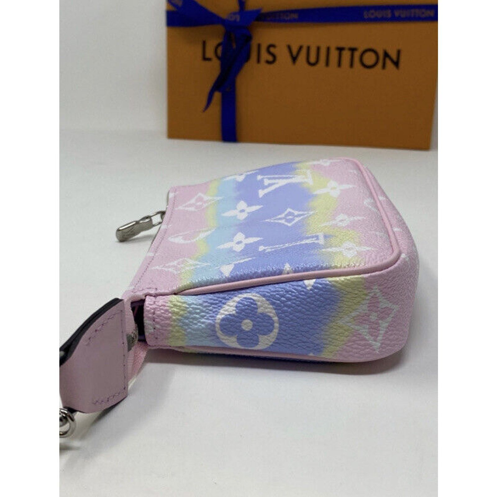 Louis Vuitton Louis Vuitton Pochette Accessoires Limited Edition Escale Size ONE SIZE - 7 Thumbnail