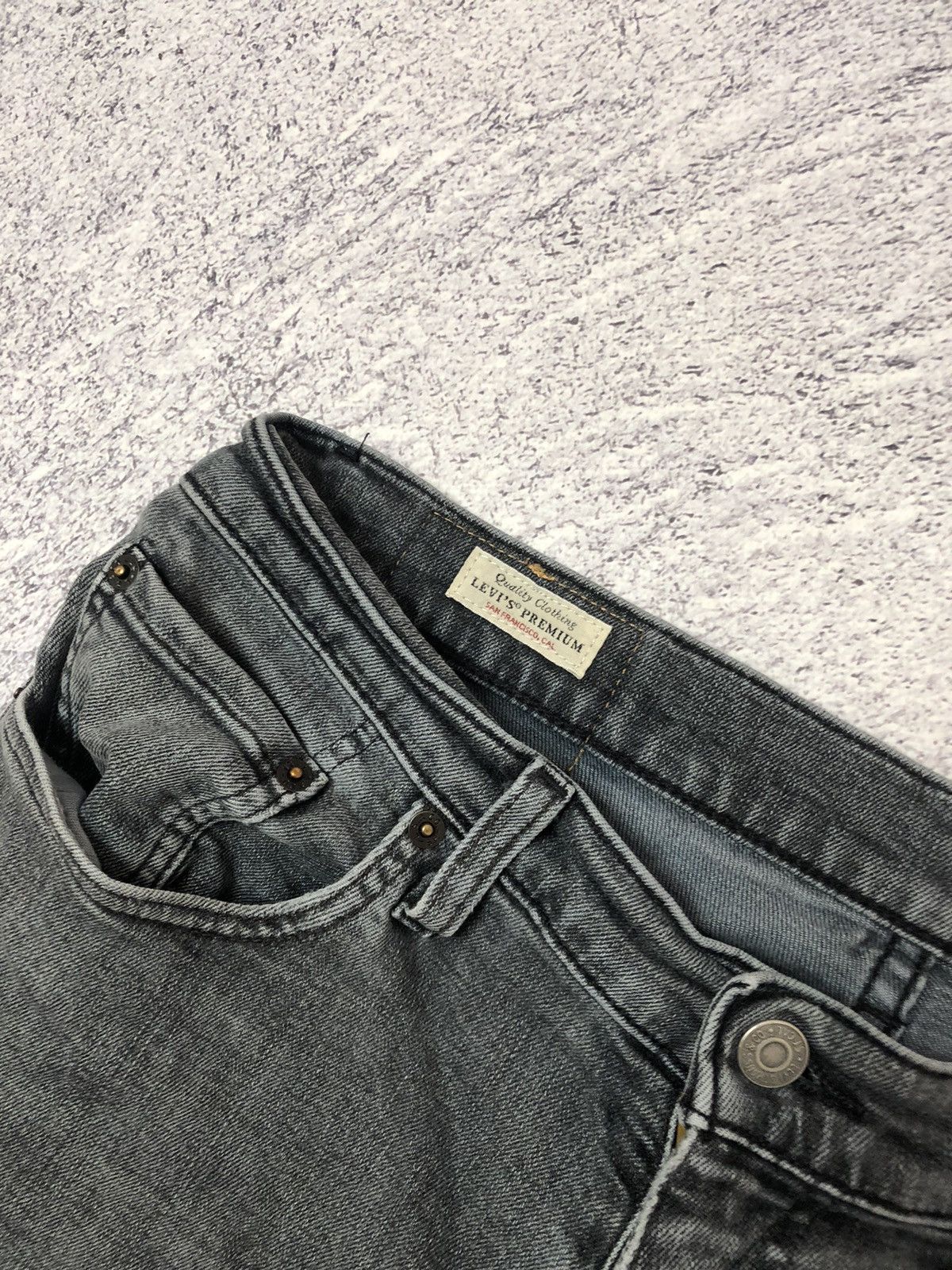 Levi's Men’s jeans Levi’s size 32 501 Size US 32 / EU 48 - 4 Thumbnail
