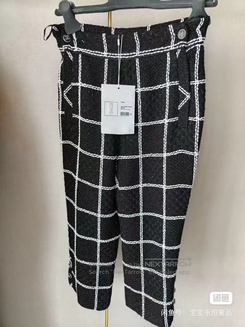 Chanel Casual pants